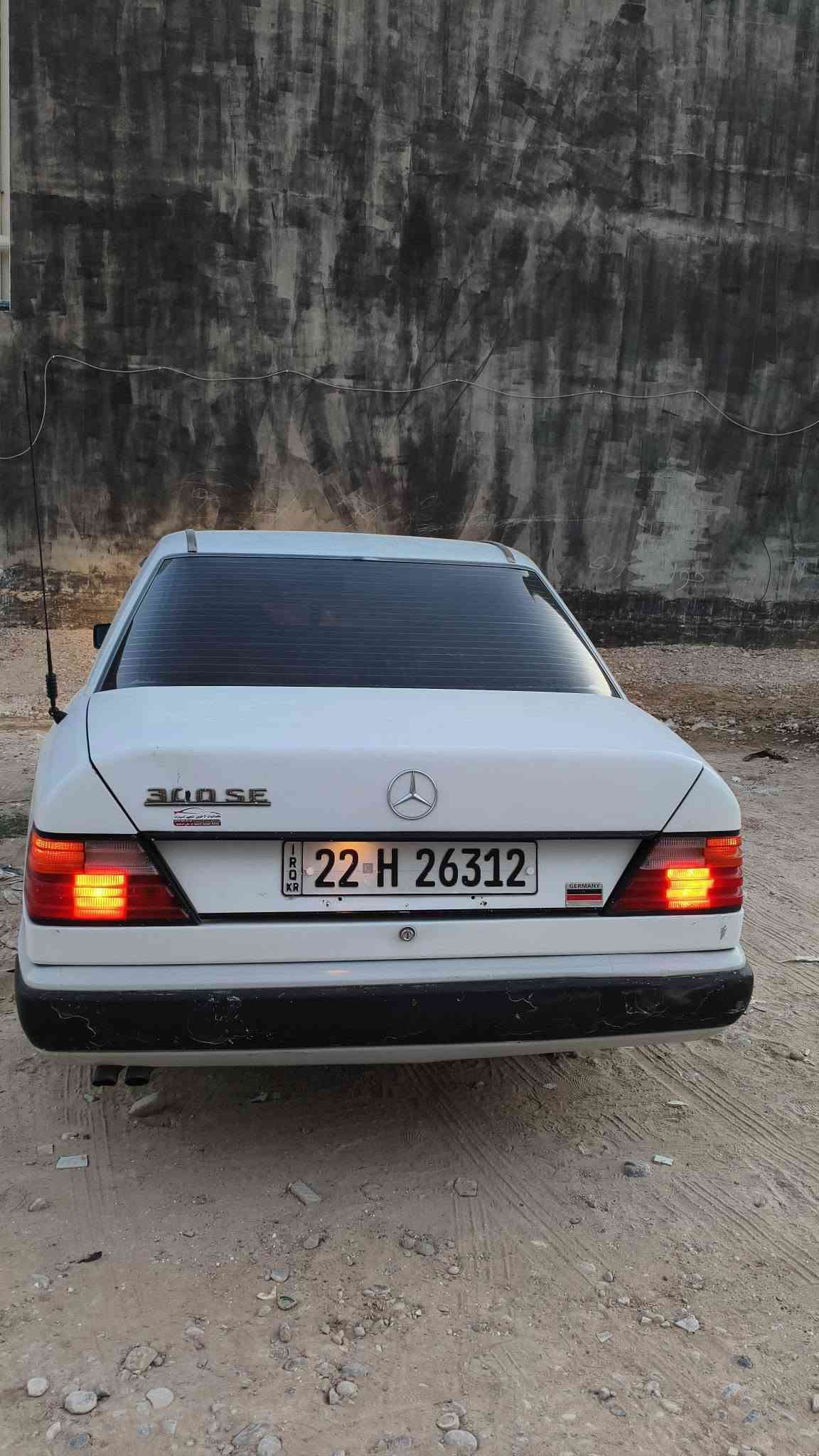 السلام عليكم للبيع
مارسدس دب w124
موديل 1987 محدث 91 
محرك 2500 vvti ، كير محرك مكفول 
تبريد تدفئة شغالة كهربائيات شغالة 
غرفة كلش نظيفة موضحة بالصور 
رقم اربيل بأسمي سنوية الى 2029 
مكان السيارة صلاح الدين تكريت 
السعر 63 وبيها مجال
 للتفاصيل اكثر الاتصال ***********

