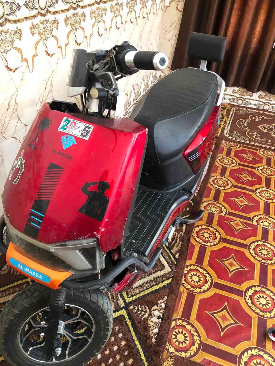 دراجه الماسه ملف 2000اضراره بسيطه نقصه 5بطاريات وحده جديده انولي ونقصه جوزه تشغل جطل السعر 275 بيه مجال بسيط عنواني ابو غريب الحمدانيه الاول رقمي ***********
