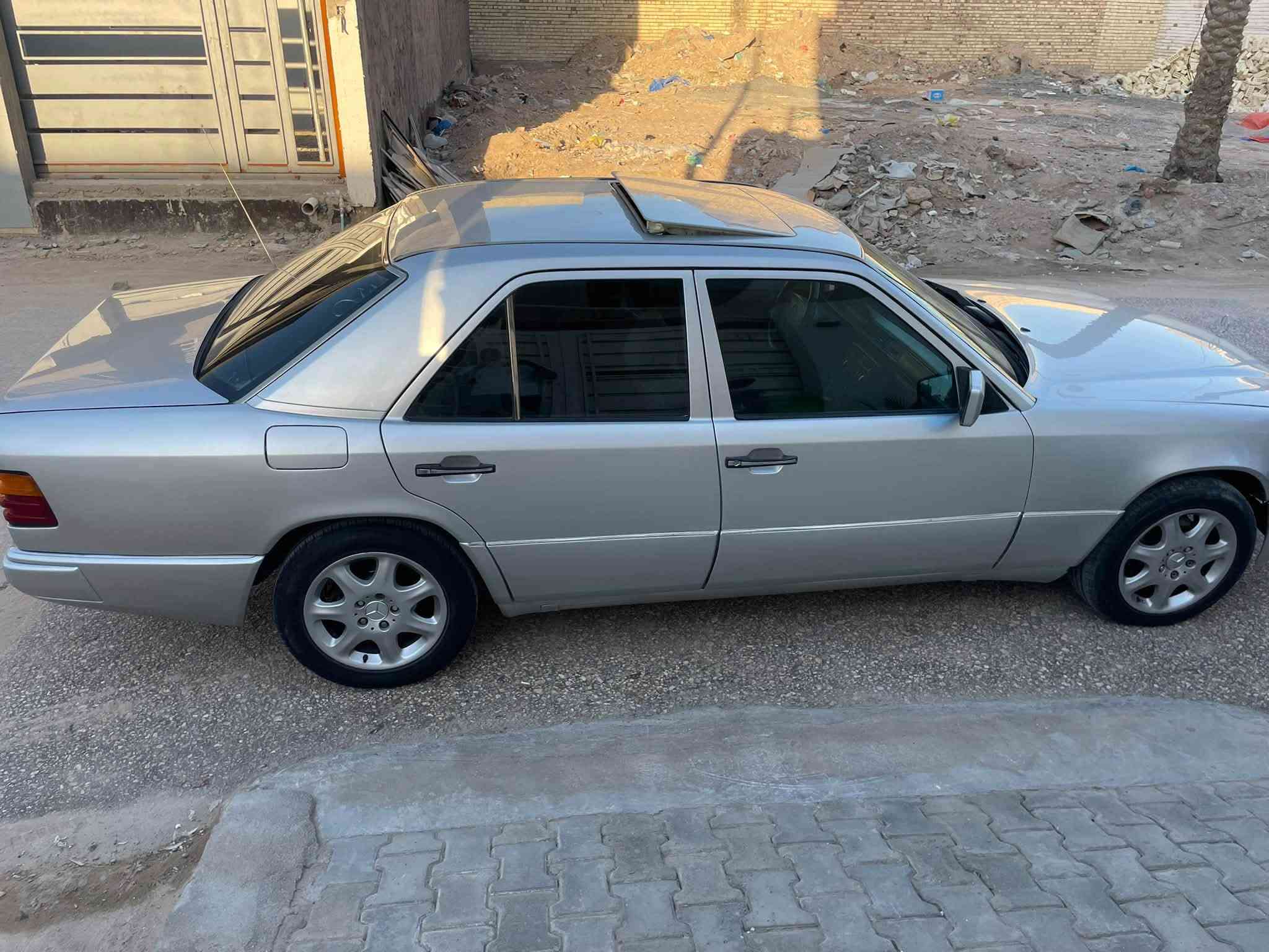 مارسدس دب 1990محرك عنكبوت 300
تبريد شغال 
كهربائيات
تخم تاير
لايت زنون
رقم دولي باسمي
السعر (55)
***********
