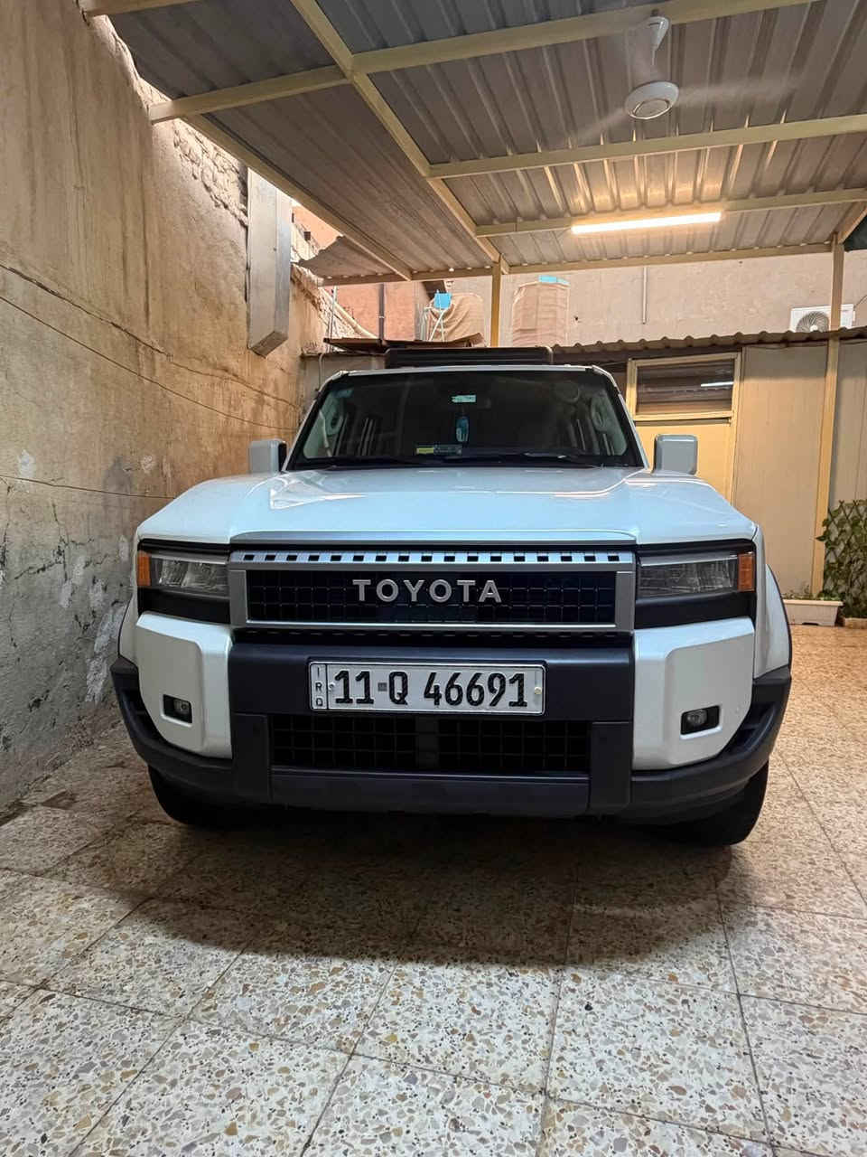 سلام عليكم برادو R1 موديل 2024 وكالة شركة ساز
اللون ابيض كل تبديلاته وصيانته بالشركة 

مكفولة كفالة ماعدا بارد بل صندوق عله كد اربع اصابع 

المواصفات مكينة 4 سلندر تيربو

فور ويل / حساسات امامي خلفي 

كامرا خلفيه / شاشة / ثلاجة وسطية 

تشغيل عن بعد 

وبعد هواي مواصفات

رقم بغداد بسمي تحويل مباشر

عنوان سياره البصره

السعر425 وبيه مجال قليل

***********
