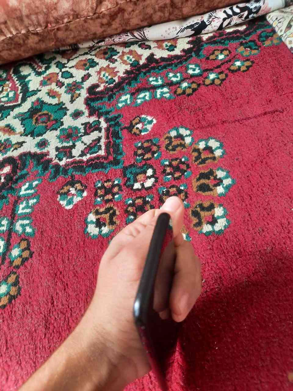 آيفون SE جيل ثاني • ٦٤ • ضد المي