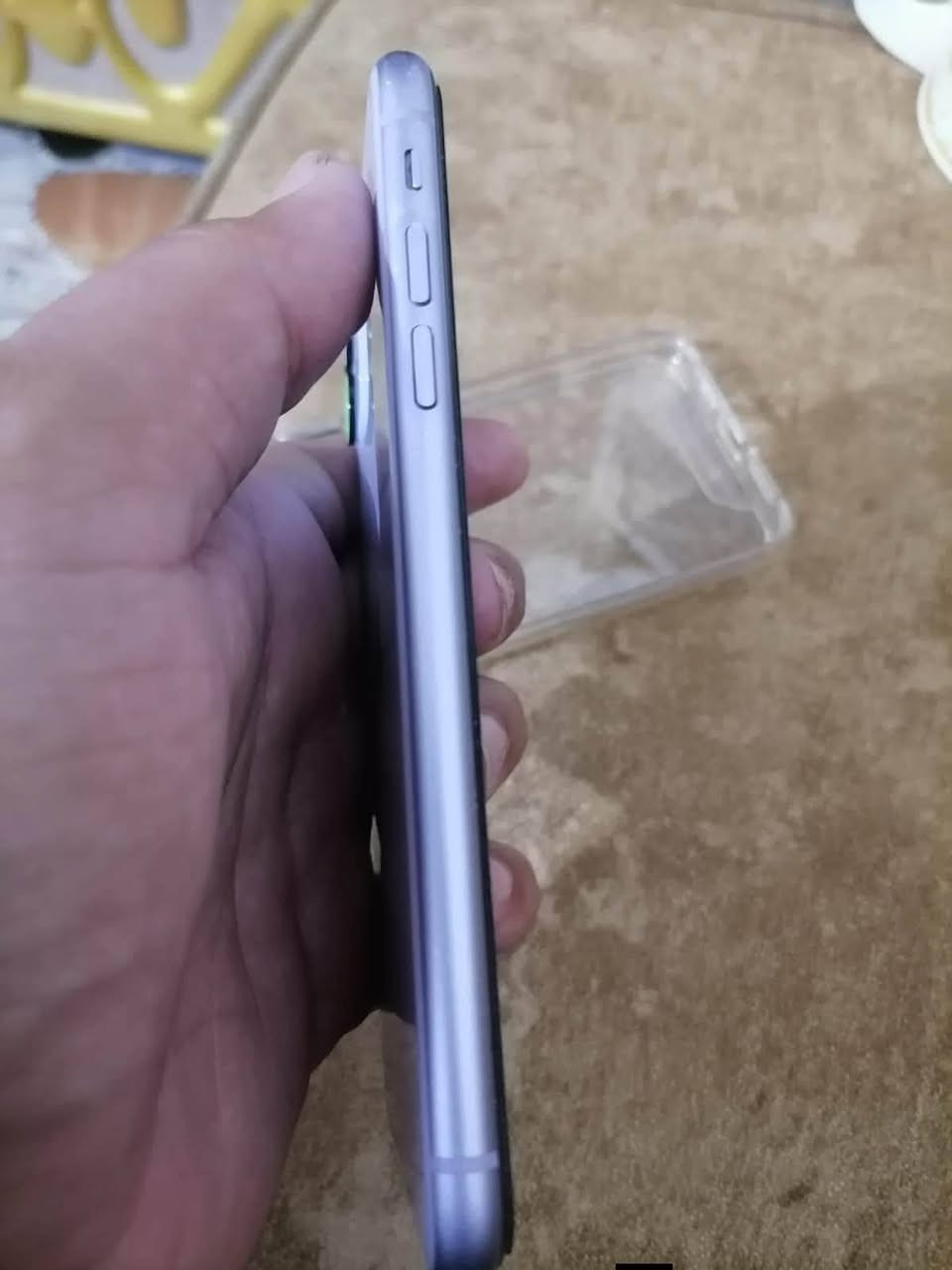 يا الله آيفون للبيع 11عادي لجهاز مبدل شاشه فقط شاشه اصليه مال تفصيخ تجي وشوف لشاشه بيها سواد شويه من جوه فقط بطاريه 81بلاديه أنسا بل صرف ذاكرته 128 شراي اتصل ***********
