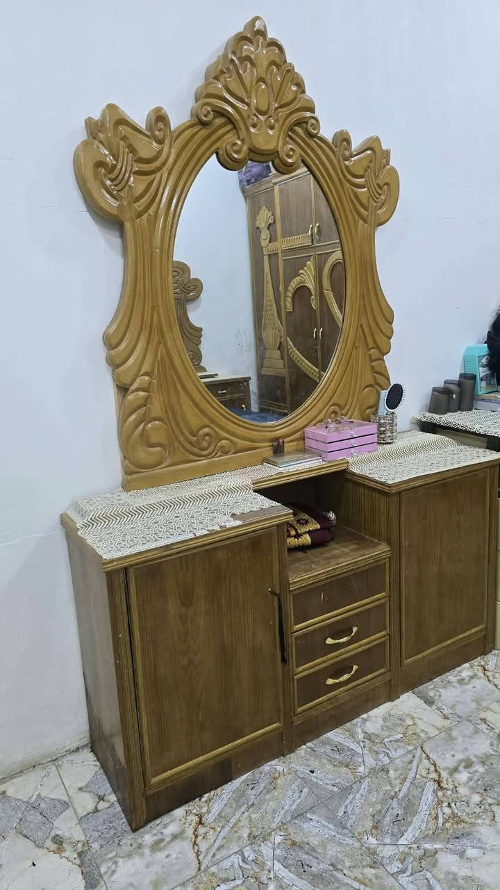 السلام عليكم ورحمة الله وبركاته. غرفة نوم للبيع جديدة. للتواصل: ***********
@
