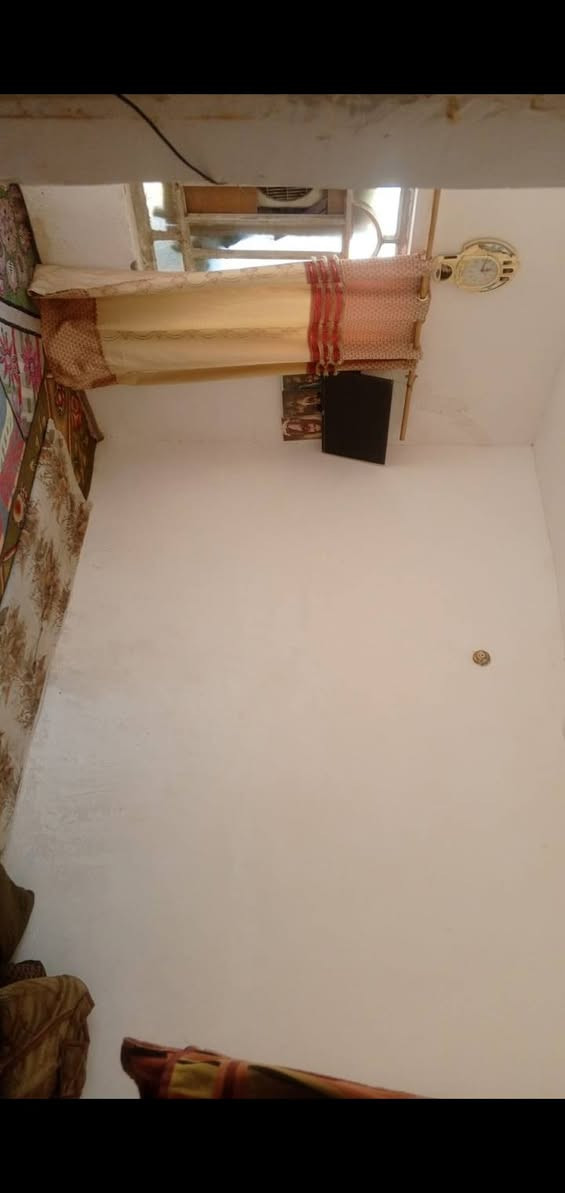 بيت طابو زراعي سند 25
للبيع مع قطعه مساحه الكل 450متر 
مكان محريجه قرب تقاطع سياحي شارع مفروشات 
السعر 40مليون 
للتواصل خاص ‏‪***********‬‏
