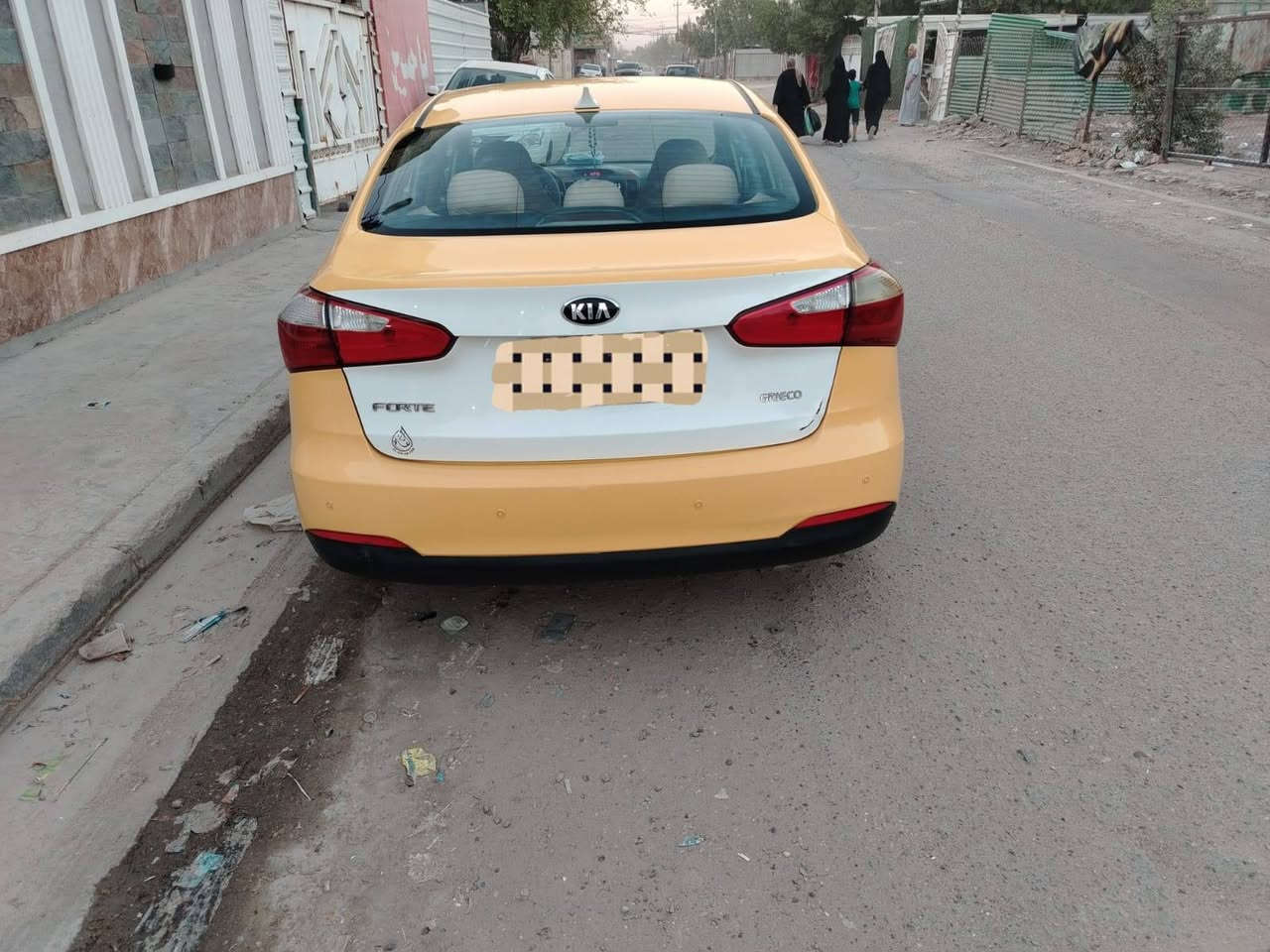 @السلام عليكم. سياره فورتي ٢٠١٦ حادثها بس بنيد مثل ما موجود بالصوره. كير مكينه خير من الله  كهربائيات كلها شغاله  تبريد شغال  رقم انكليزي مكاني. بغداد الشعب  السعر ٩٣ وبيها مجال قليل  هاتف  ***********
