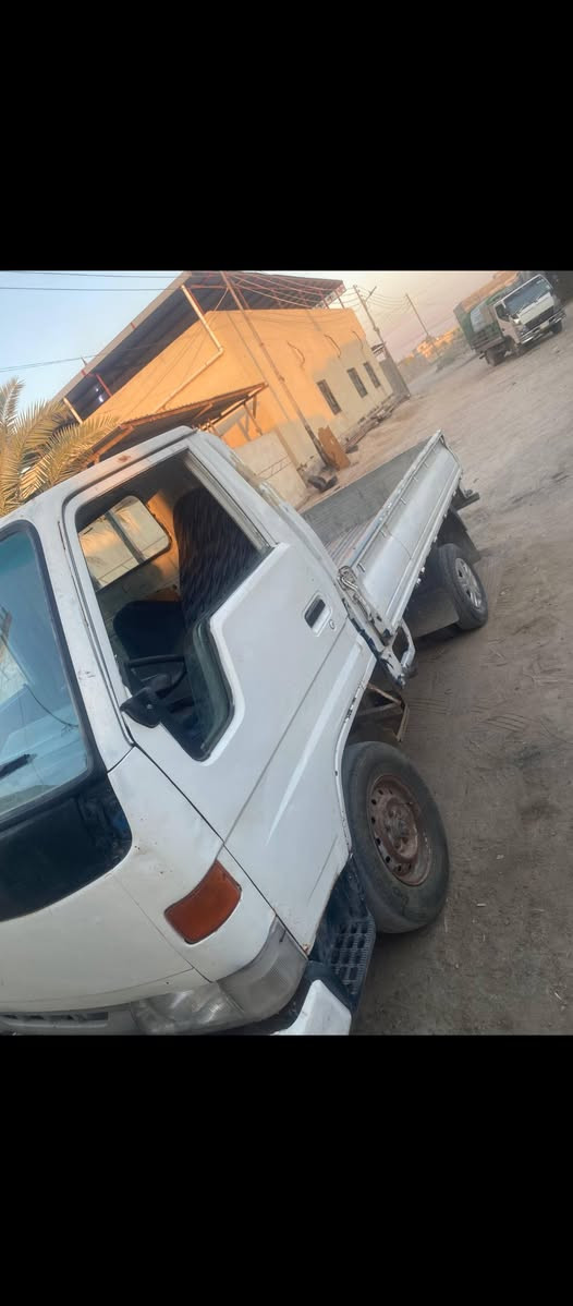 تيوتا راس الثور مكينه ثري واي بانزين رقم بصره سنويه مجدده رقم بصره 35 مكان بصره *********** البصرة, العراق
