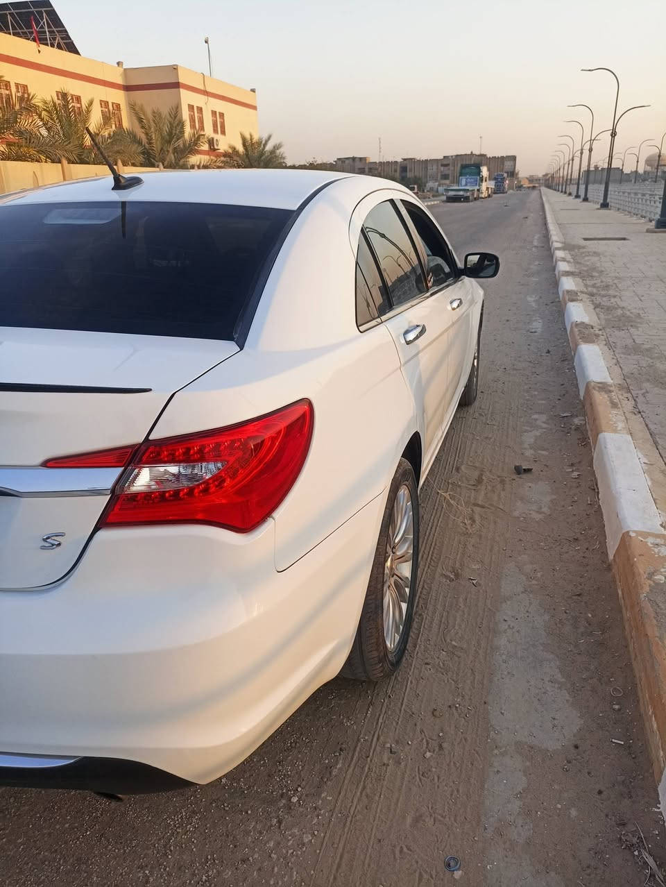 سلام عليكم C200  صبغ حزام اثر شخوط بدون حادث 
سونارات 2 عندي شاصي لغود حوض كفاله 
كير مكينه تبريد تدفئه كله كفاله محرك 6 سلندر 
فول مواصفاه للاخير مواصفاه لS 
مكاني حله مركز ستفسار خاص او تصال ***********
السعر 72 بيها مجال بسيط
تعليقات اني سادها من وره نفوس ضعيفه ما يعرف قيمه سياره يعلق بكيفه

