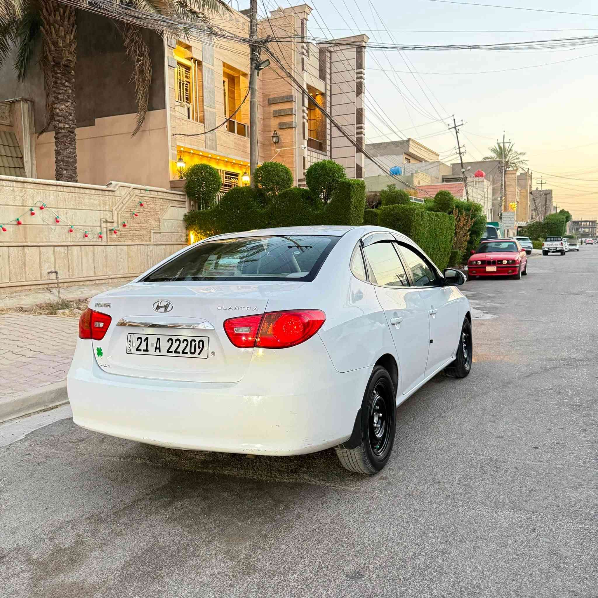 سلام عليكم النترا مقدس للبيع سعرها 99 وبيها مجال بسيط  مكاني بغداد سياره بيها بنيد صبغ كلير الرقم ***********
