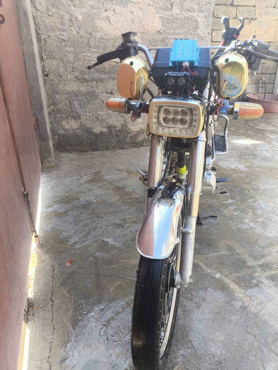 ماطور جني للبيع نضيف كهربائيات شغاله سلف وهندر شغال للبيع المكان بيجي حي الاسمده السعر 350وبي مجال للشراي الرقم ***********

