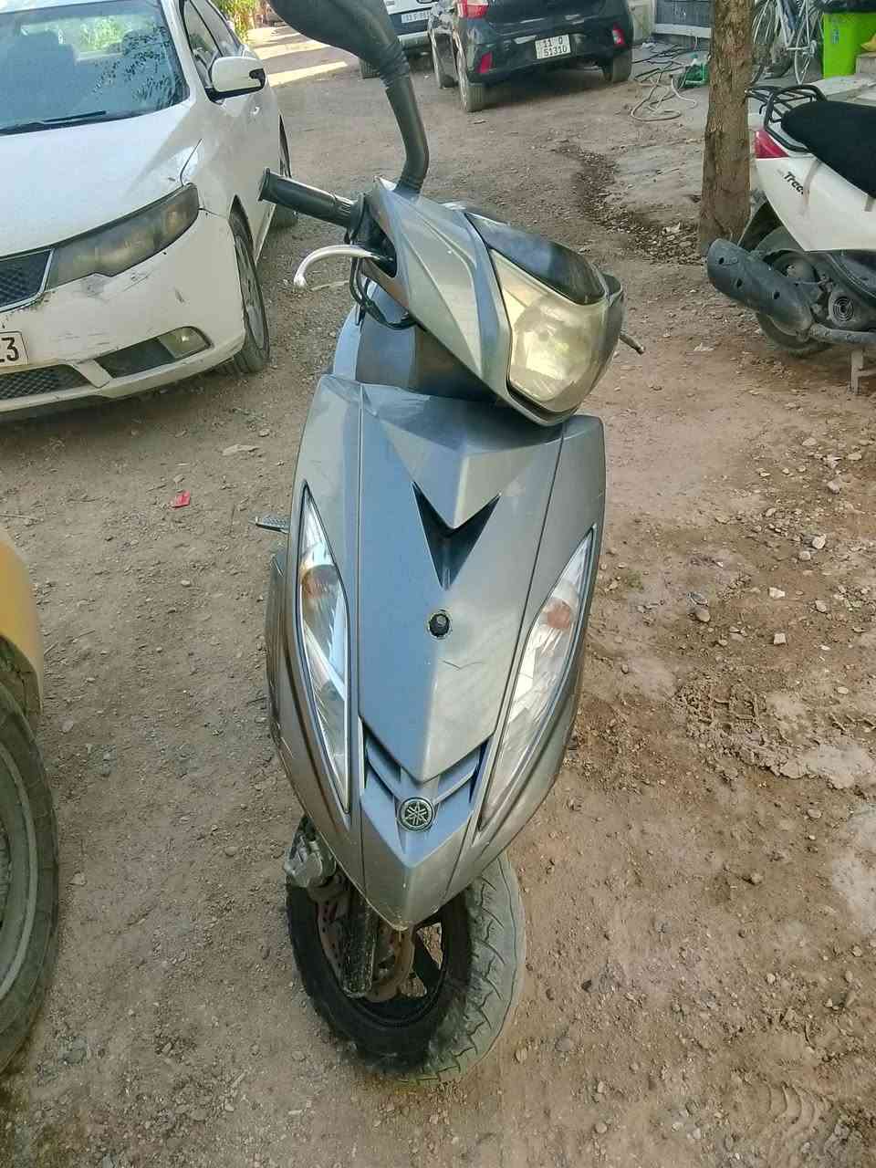 دراجة GTR  نازلة من الرمبة صارلها 4 أشهر للبيع السعر 850 وبيها مجال ، الدراجة بيها بس فيتبام تعبان شوية والشاشة محتركة شوية وصوت بلكلج الامامي ، مكاني بغداد الحرية رقمي ***********
