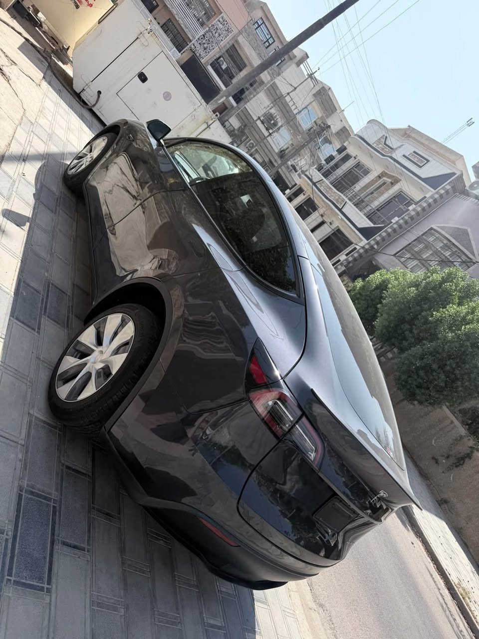 Model Y Long Range AWD 2024

دفع رباعي AWD - محركين

المحرك الخلفي

حوالي KW 220

المحرك الأمامي

حوالي KW 158

البطارية

حوالي kWh82-78 إجمالي حسب البطارية

القابل للاستخدام

kWh 75 حوالي

0-100 كم/س

حوالي 4.5 ثواني 🚀 
القوه الحصانيه 400 🐎 

السرعة القصوى

217 كم/س
الداخل ابيض 
كراسي تدفئه 

المدى

حوالي 500 كم EPA، ويختلف حسب المشي 

المقاعد ٥ 
ماشيه ١٧ الف ميل 
السياره اون لاين كنكشن تسلا 
تحديث اخر سوفت وير 

باب وجاملغ مصبوغ 
ايرباك برده وكرسي 

دخول جديد تترقم بغداد 

مكان السياره بغداد مجمع البدور او حي الجامعه 

صور الحادث مرفقه بالمنشور 
السعر 19000 $ 
190 ورقه السعر شامل الترقيم وبيها مجال شي بسيط 

لل استفسار واتس اب او اتصال 

*********** ☎️

نص مكتوب في الصور:
- BIDCARS