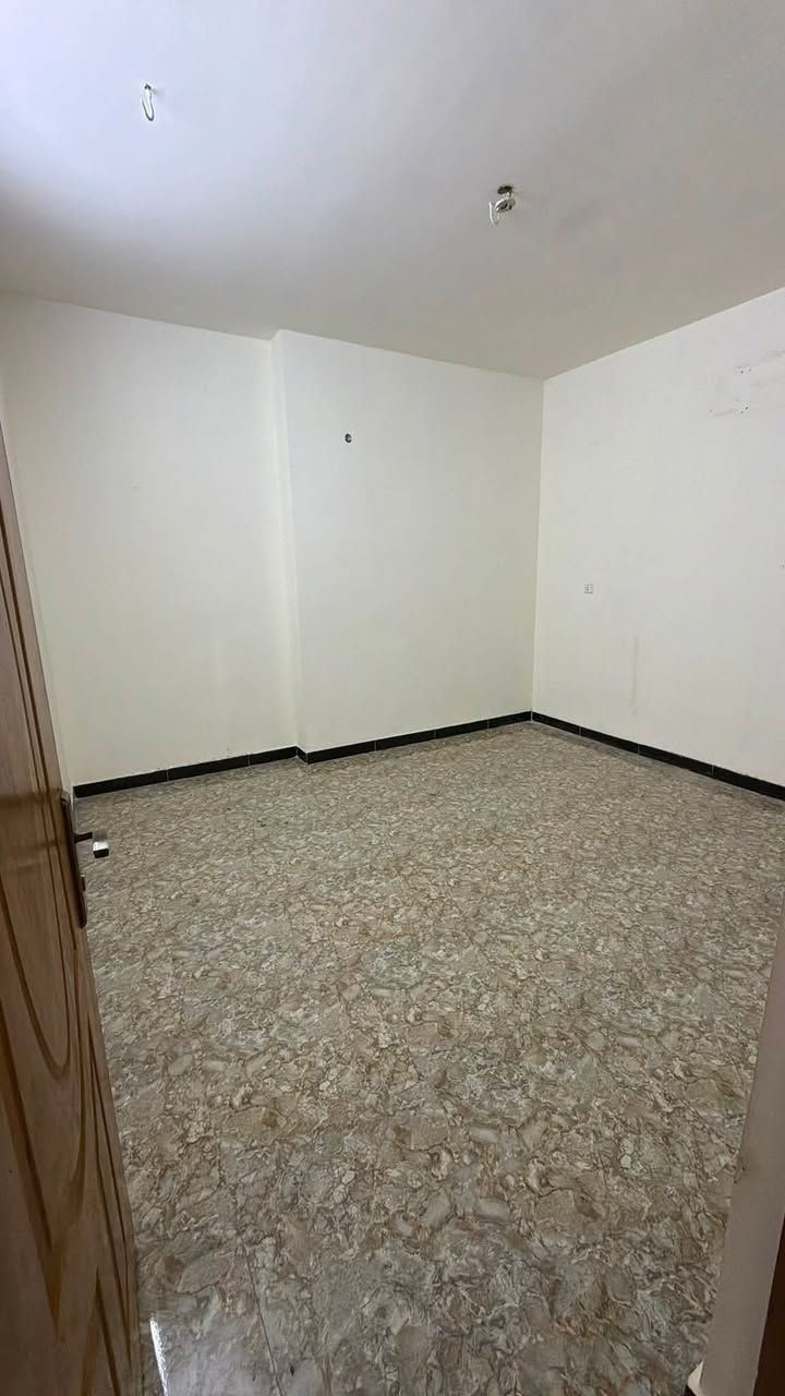مـشـتـمـلات للإيـجـار ( في السيديه ) ( طابق ارضي كل مشتمل معزول عزل تام)
📍 السيديه - مربع الاربعميه - قرب الشارع التجاري 

🔷مساحه 125 متر لكل مشتمل 
🔷غرفتين نوم وصاله ومطبخ وخدمات صحيه 

🔷السعر : 650 الف 
🔷السعر : 700 الف 
______________________________________

‎للاستفسار اكثر : ***********
