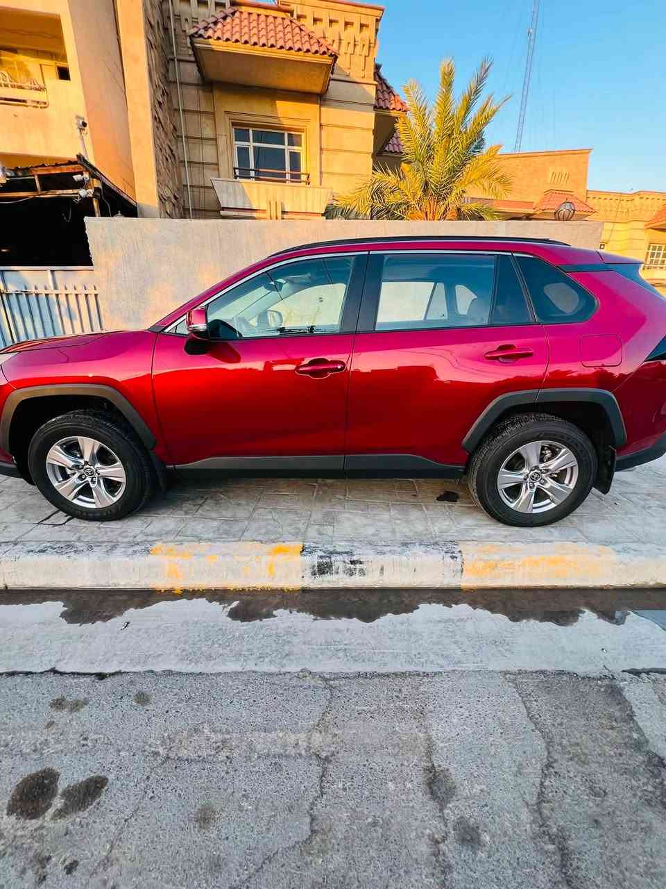 السلام عليكم تويوتا Rav4
2025 XLe ماشية 8000 مايل
جديدة السيارة بعدهة بريحة الشركة 
سنوية بسمي حادثهة دعامية امامية فقط ومعمرة درجة اولى كلة اصلي 
مواصفات :
فتحة بل سقف
اوتو هولد
بصمة
دخول ذكي
رادار امامي وجانبي وخلفي 
حساس بل مري 
6 انظمة قيادة 
هيترات بل ستيرن 
تدفئة بل كشنات 
كشن كهرباء 
صندوك كهرباء 
مكان السيارة الكرادة 
او الزعفرانية 
السعر 237
هاتف (***********)
