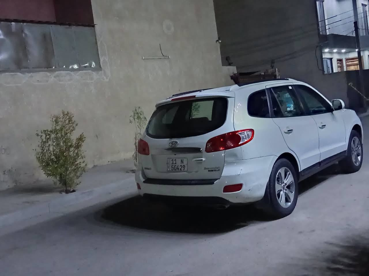 سلام عليكم سنتافي  موديل 9 خليج بية صبغ قطعتين فقط وبية بارد قليل مكينة كير خير من اللة تخم تاير  بسمي شخصين تحويل*********** //***********

نص مكتوب في الصور:
- بغداد
- BERLIN CAR سونار برلين كار ميكانيك وكهرباء معجون رصعة بارد مفتوح خدوش صبغ سونار برلين كار BERLIN CAR بارد + رصعات وخدوش فتح بارد + تكحيل + رصعات وخدوش + فتح جاملغ امامي والباب الخلفي صبغ + بارد + رصعات وخدوش + فتح جاملغ امامي وباب السائق + تعديل في الداخل رصعات في القمارة يوجد خدوش ورصعات وتكحيل + البلاستك غير مفحوص اسم الفاحص :سجاد - *********** نخلي كامل المسؤولية و غير مسؤولين من القص وفحص الأماكن عديمة الرؤية والعيب الشرعي بعد انتهاء الفحص وتسليم التقرير للزبون والبائع يتحمل كافة المسؤولية بابل المحاويل قرب مجموعة النسيم للحديد مجاور غسل ابو علاء المسعودي *********** - 078168680