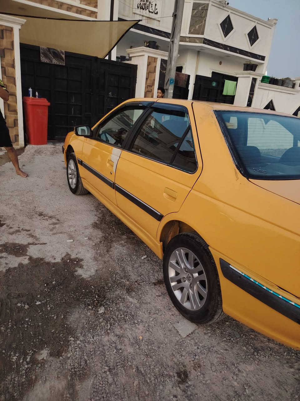 سلام عليكم بيجو بارص 2022 بيها بس هاي الي بالباب مال سايق يم اليدة مثل ما موضحة بالصورة والسيارة مبدل بيها رنكات تدفئة و تبريد شغالة صدر امامي خلفي جديد 
السعر 65 مكانها بغداد بوب الشام
***********
