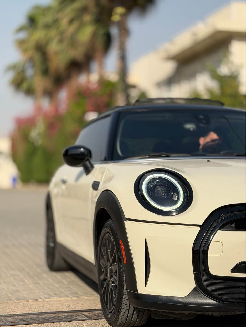 Mini Cooper 2023 
مینی کووپەر  مۆدێلی ٢٠٢٣ سەیارەکە ١پارچەی بۆیاخە نمونەیە لە جوانی , تەنها 14km ڕۆشتوە بیلاد سەقف ڕەش   مەکینە 1.5 twinpower turbo بێ مەسرەف پێش و پشتی کەپسە .
فول مواسەفات - کوشن گەرم - ئەوتۆ ستارت - شاشە گەورە -گێچ دیجیتاڵ-ڕادار-ئاوێنە شەفت- پانۆراما- لایتی پێش و پاش لید - ناو لید بیلاد زیاتر لە ١٠ ڕەنگ ئەگۆڕێت-سەیارەکە ٣مانگ ژمارە کاتی لەگەڵدایە 
١٤٨گەڵاو کەمێک مەجال
***********

سيارة ميني كوبر  موديل 2023، السيارة ١قطعە سبغ مثال في الجمال، ماشية فقط 14000 كم، لونها أبيض مع سقف أسود.
محرك 1.5 تيربو TwinPower اقتصادي بالوقود، والسيارة من الامام والخلف كبس.
 مواصفات:
* مقاعد مدفأة
* تشغيل أوتوماتيكي
* شاشة كبيرة
* عدادات ديجيتال
* رادار
* مرايا شفط
* بانوراما
* أضوية أمامية وخلفية LED
* إنارة داخلية LED يتغير لونها لأكثر من 10 ألوان
* والعديد من المواصفات الأخرى.
***********
سعر ١٤٨رقە مجال ب السليمانية, العراق

