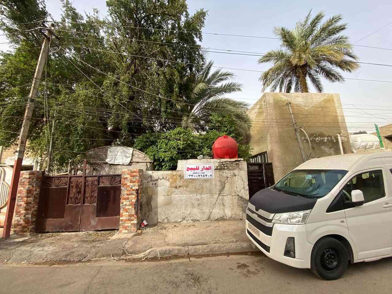 سلام عليكم دار البيع مساحه ١٥٠ نزال ٢٥  في مدينه صدر الاورفلي رابع ستداره فرع حسينيه جديده الامام علي  سعر جداً مناسب انتصل *********** او ***********

