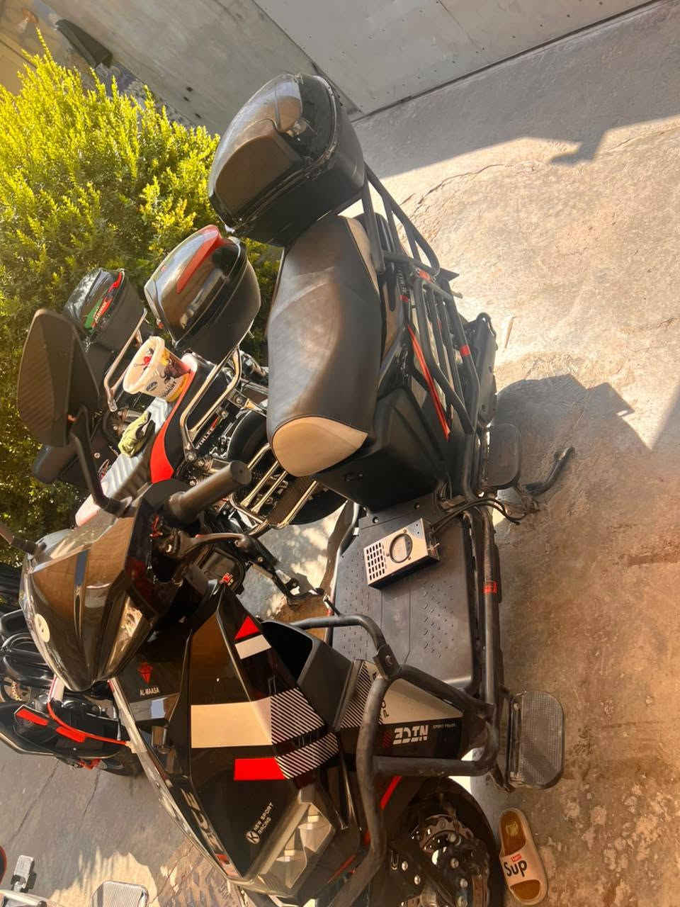 موتور شحن للبيع ينباع بدون بطاريات يعني قشر السعر 400 قشر بوحده وانباع هو بطاريات 750 وبي مجال بسيط اللي يحب يتصل على الرقم ماطور نظيف جدا يريد قشر يريد بدون قشر***********
