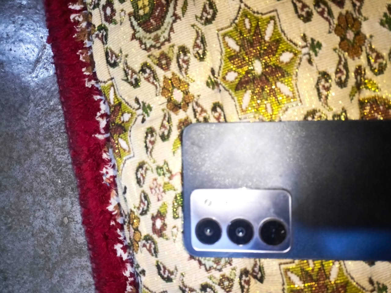 السلام عليكم ورحمة الله وبركاتة
جهاز للبيع الجهاز بي ضربه خفيفه ب الجانب وضربه خفيفه ب الضهر 
مثل ماتشوفون ب الصوره 
نوع الجهاز Realme C75X 
البطاريه 5310
الذاكره 256
رام 8
المعالج 
MediaTek Helio G81 Ultra 
مقام للماء والغبار 69IP 
يدعم الشحن السريع 45واط معه الشاحنه الاصليه
 والجهاز مستخدم 4اشهر 
السعر160
او ارواوس حسب القناعه ونوع الجهاز مالتك
اتصل 
***********

او واتساب *********** عله هذه الرقم 
ملاحضه الخاص مامفتوح مال هذه الحساب

