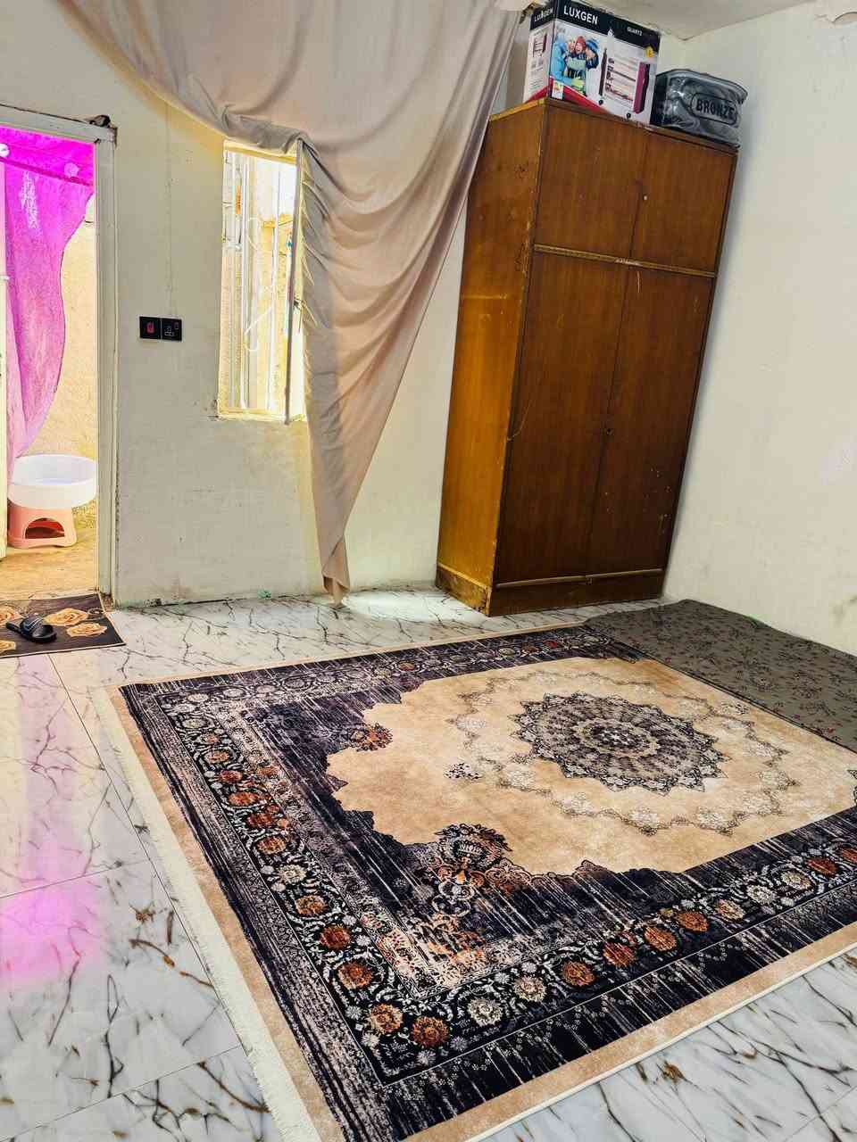 بيت للبيع 50متر طابق واحد الشبانات قرب الحولي ابو مهدي المهندس قرب الصيدليه يبعد عن الامام 2كيلو يتكون من غرفه وصاله ومطبخ وصحيات كافت الخدمات ماي مجاري كهرباء خط مولده ذهبي جاهزز للسكن سعره مناسب التواصل *********** واتساب
