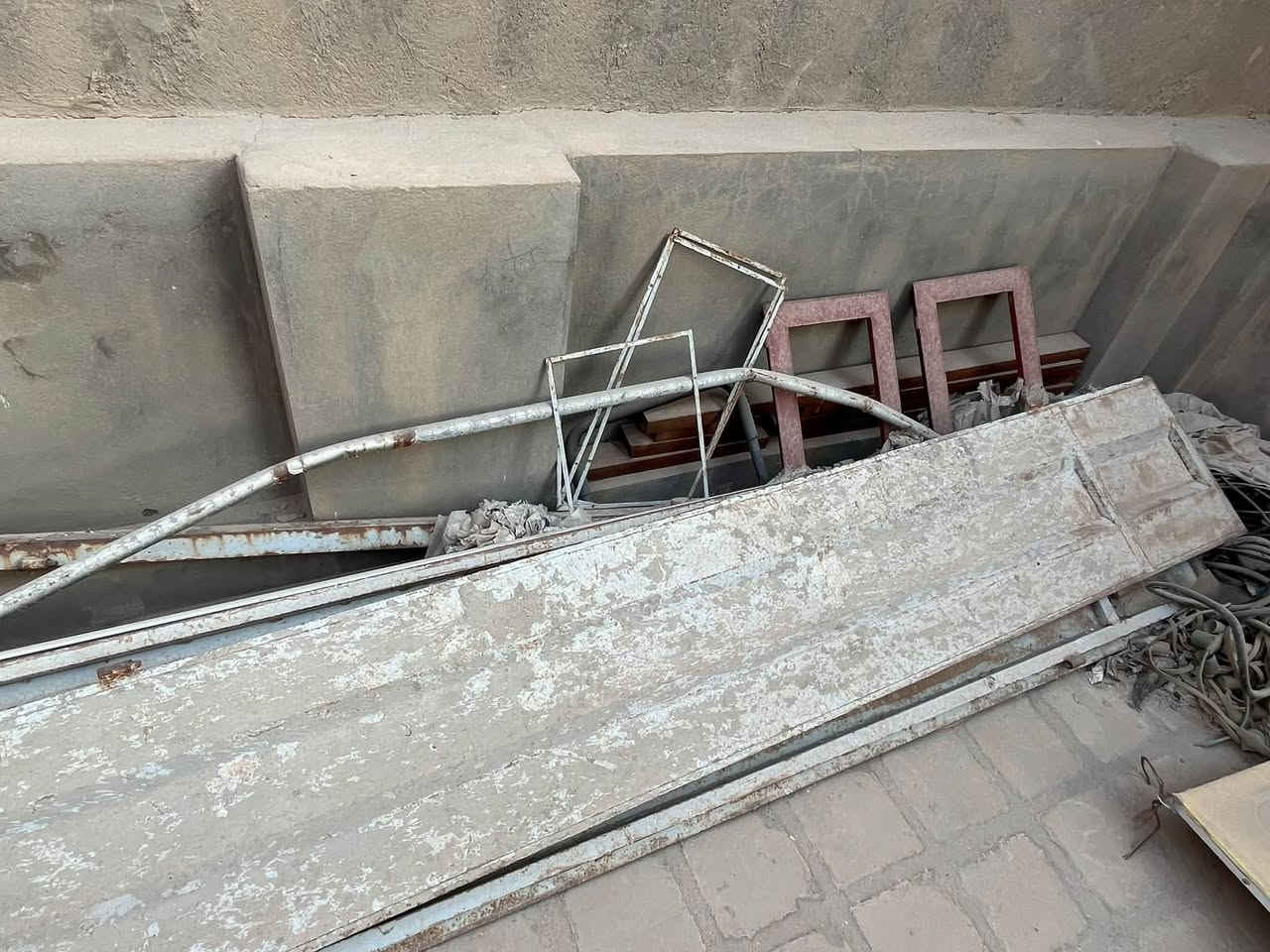 للبيع عنواني الحله لايوجد توصيل
