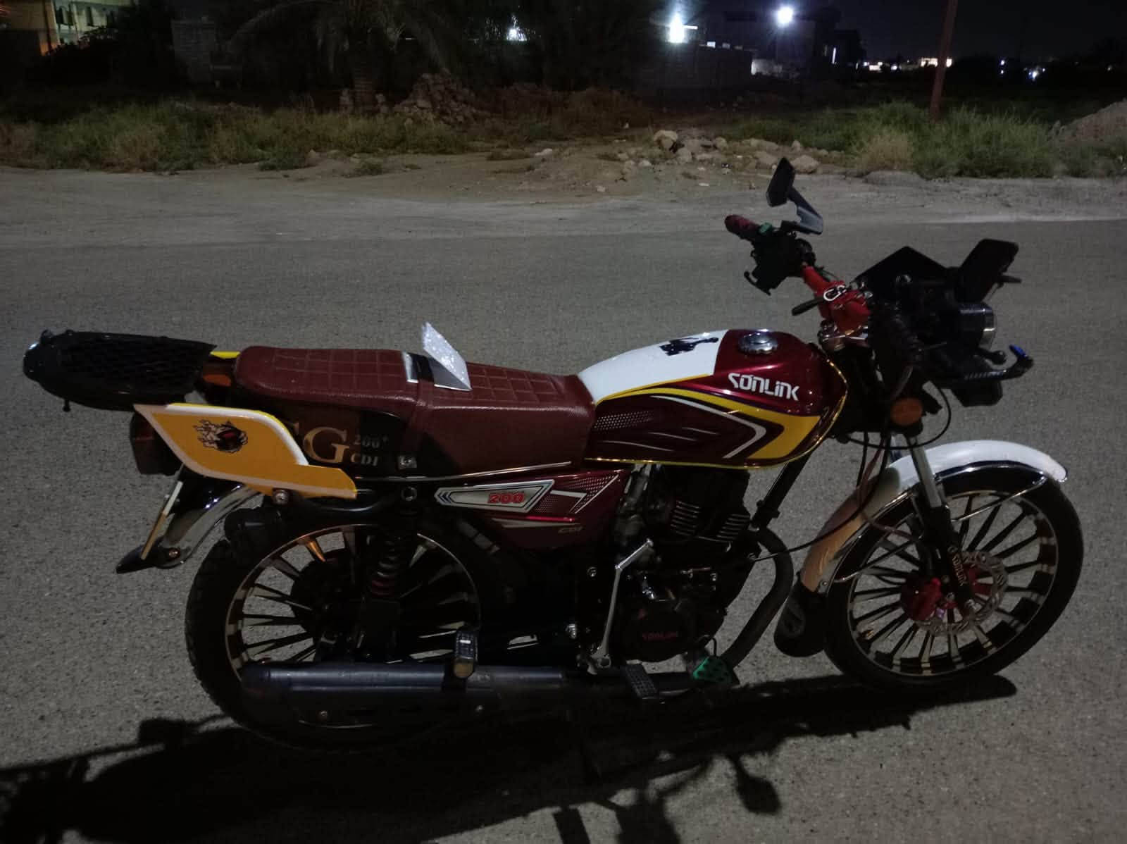 سلام عليكم شباب دراجه سولنك مكينه 200ccCBF ضاقطه وزنجيل دراجه جديده كلش حلوه ماناقصه كلشي شغال بيها موديل 2025 للبيع مكاني رمادي سعرها مليون و100مجال قليل لشراي يتصل ***********

