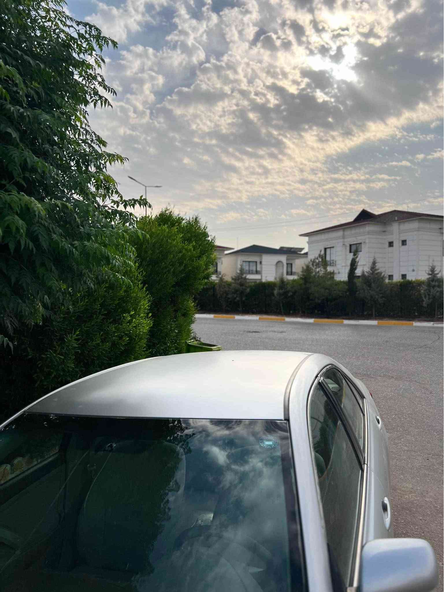 سلام علیکم
تیۆتا کامری ٢٠٠٧
٥ پاڕچە بۆیاخ 
پێش و پشتی بێ لێدران پشتی تەنها قنجێکی هەیە 
ناو دەرگایەکیشی دۆسەکەی بۆیاخە 
پێشی لۆکە قنجیشی نیە سیارەکە زۆر خاوێنە 
گێڕ مەکینە تەبرید بەشەرت جاهیزە سیارەکە 
***********
بۆ فڕۆشتن و گۆڕینەوە بە دڵم بێ أربيل, العراق
