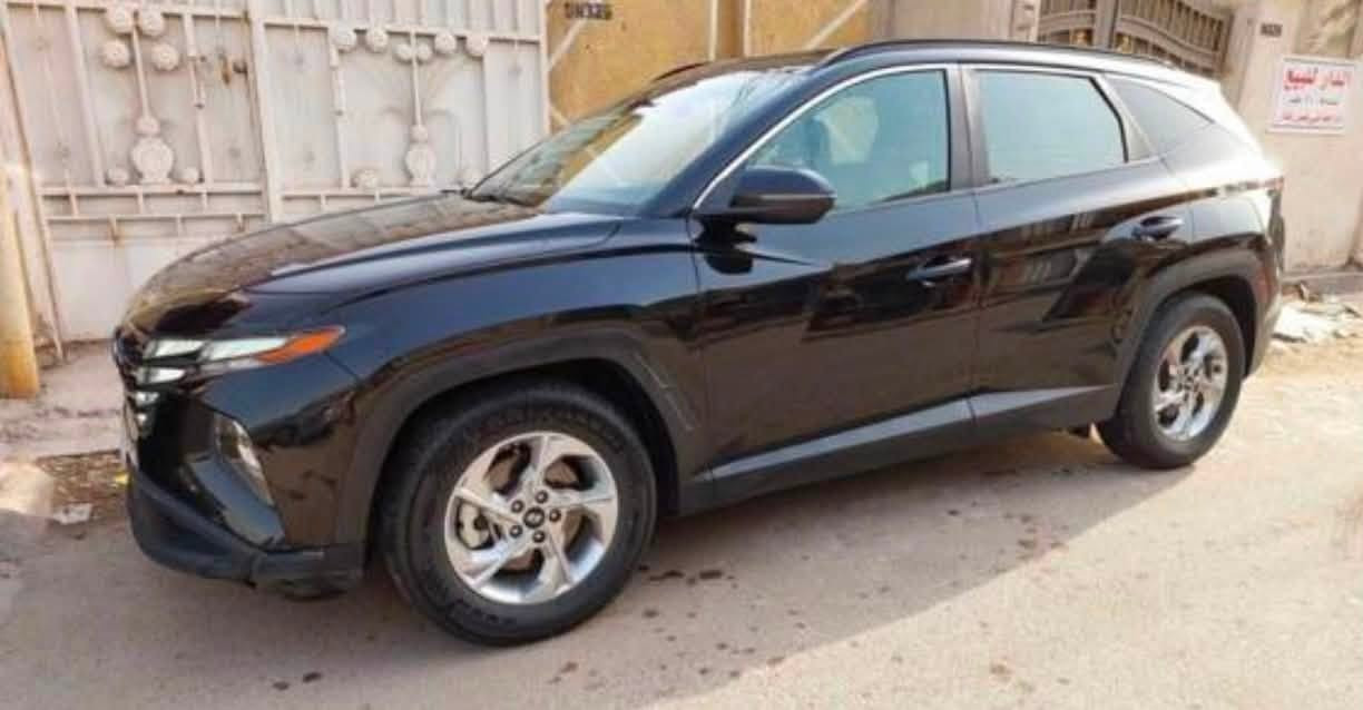 توسان للبيع موديل 22 وارد حادث جاملغ فقط بدون دواخل سونر مرفق بل منشور سياره جاهزه مال بيت مكينه كير تبريد حداديه لوك كفاله السعر 175  بغداد الدوره ***********
