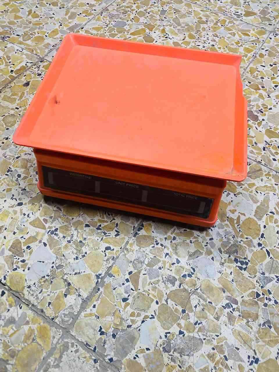 ميزان رقمي • مستخدم • شغال