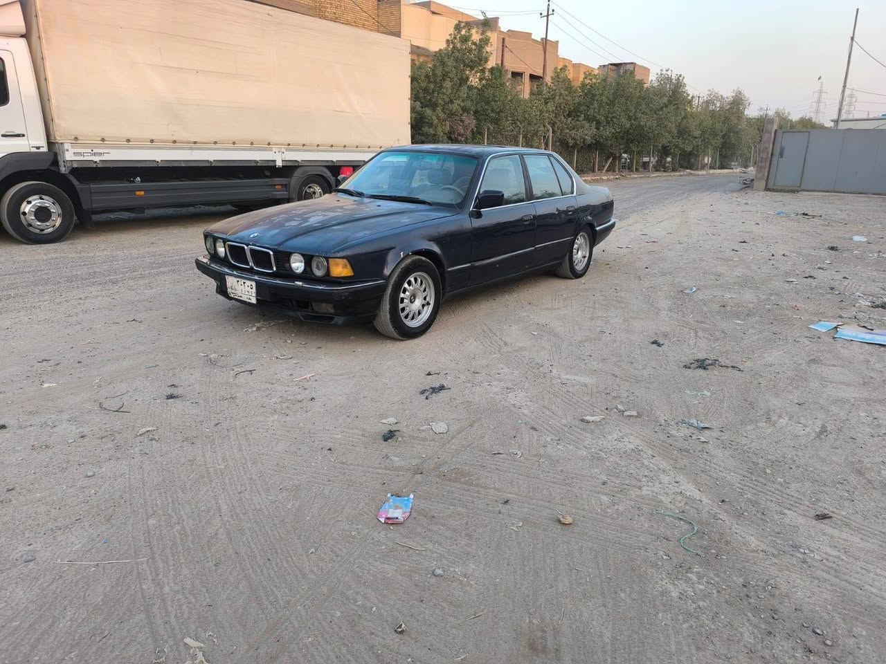 للبيع بيئم موديل 92 رقم بغداد حجم 740 مسكر 8لون نيلي السعر 45$ *********** فول مواصفات محرك وكير حاويه جديد لا ضربة ولا خياس ولا تبديل فتحة سلايت حداده خلفي امامي جيد جدا تخم تاير تخم ويل صقر دواخل لونين جلد كشنات كهربائيه سنتر لوك كهربائيات كلهه شغاله مكاني بغدادموجود واتساب
