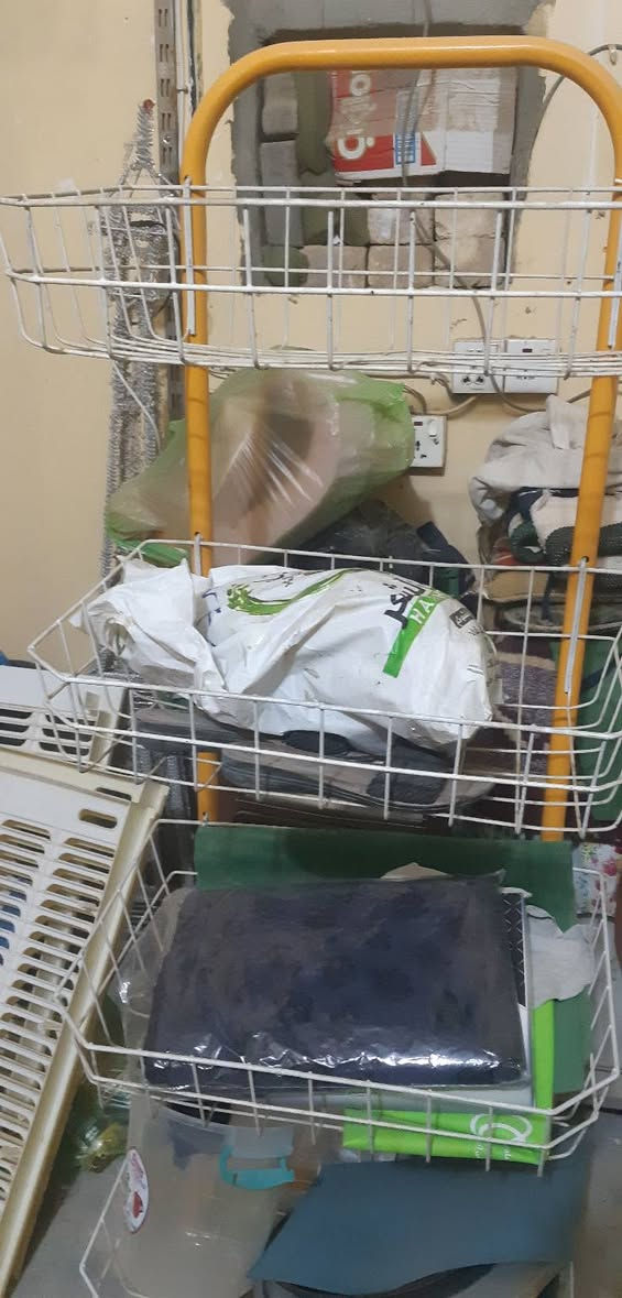 غراض للبيع العنوان حي الحضاره  ***********

