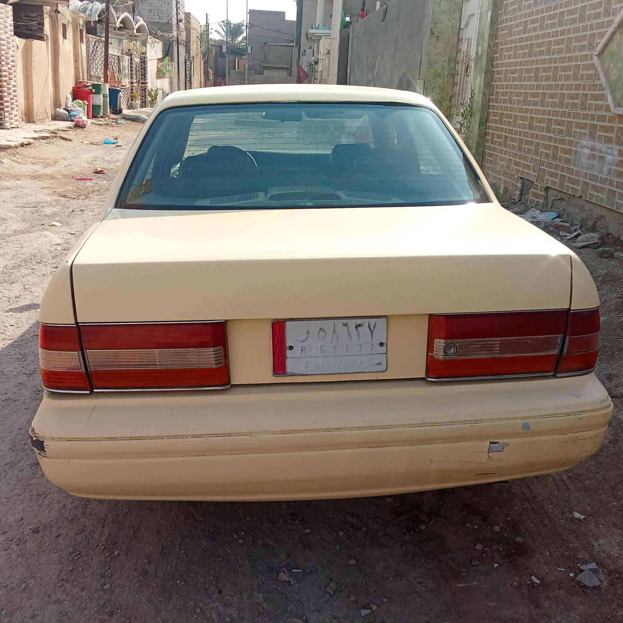 السلام عليكم 
للبيع والمراوس راس الثور تكم مواصفات سعودي المعروفه رقم صلاح الدين اصل منفيس وراعيها من اهل غماس يسويلك وكاله
 مكينه وكير ٣٠٠٠ المكينه بيها بدايه صوت خفيف وتبريد شغال ووكف لسبب كهربائي وماسويته حداديه نص عمر وتخم تاير نظيف 
سياره يرادلها ترتيب لان متروكه ومهموله 
ملاحظه / السياره بيها تكمه اماميه معدله بس ابيع قماره عن المفاشل 
السعر ٤٣ وعليها غرامات ينزلن من سعرها 
رقمي اتصال وواتساب  *********** 
ماعدي خاص

