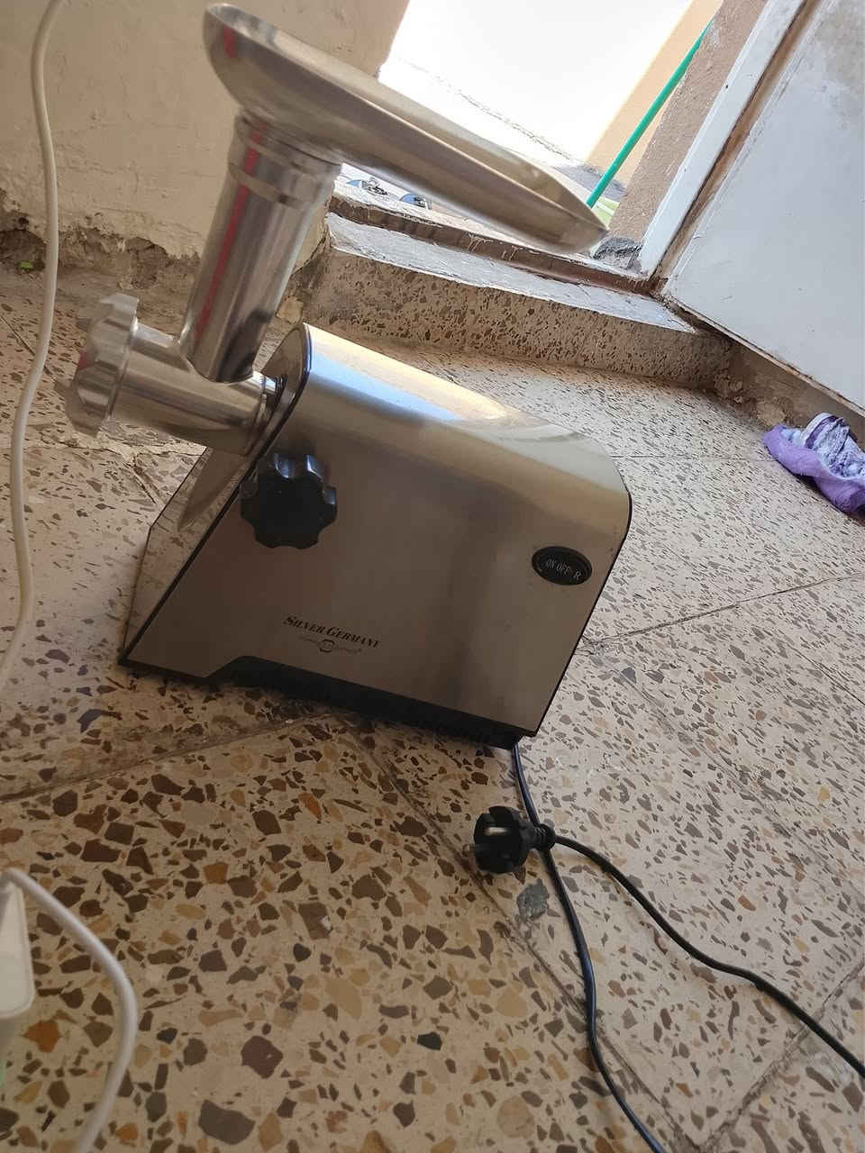 السلام عليكم من رخصة الادمن عندي مكينه لحم جديدة بغداد ***********
