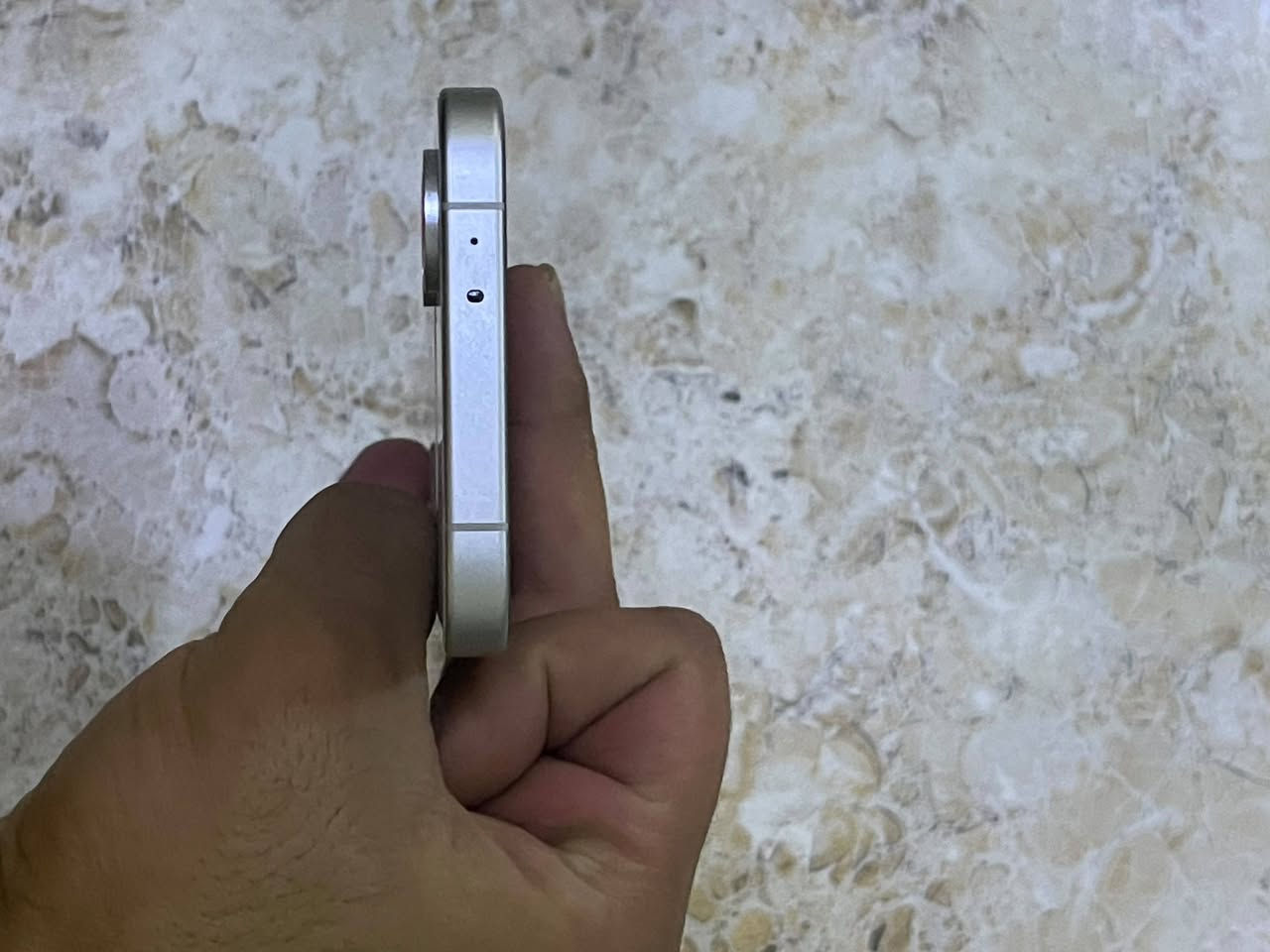 جهاز بوكو X8 pro
سعة التخزين: 512
الذاكرة العشوائية (RAM): 12 جيجابايت
المعالج: MediaTek Dimensity 8500-Ultra
الشاشة: AMOLED بحجم 6.59 إنش وبدقة 1.5K (2756 × 1268 بكسل).
معدل التحديث والسطوع: 120Hz لسلاسة التصفح والألعاب، مع سطوع أقصى يصل إلى 3500 شمعة لرؤية واضحة تحت الشمس المباشرة
تقنيات الشاشة: دعم Dolby Vision وHDR10+ وتعتيم PWM بتردد 3840Hz لحماية العين، بالإضافة لطبقة حماية Gorilla Glass 7i.
المقاومة: دعم معايير مقاومة الماء والغبار IP68 وIP69K. 
البطارية: بسعة ضخمة 6500 مللي أمبير
الشحن: شحن سريع قدرة 100 واط (يصل إلى 100% خلال 48 دقيقة تقريبًا)،
النظام: واجهة Xiaomi HyperOS المبنية على Android 16.
الصوت: سماعات ستيريو تدعم تقنية Dolby Atmos. 

جهاز بعده جديد و بضمان مالته و صل شراء موجود  

عنواني: بغداد الشعله 
رقمي: ***********
السعر: 525 الف قفل
