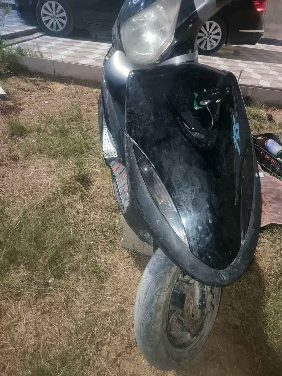 ماكس عدله 55
مكينتها حلوه كلش مفتوحه 
ما اطلع بيها يادوب لرأس الشارع يعني مال بيت مامتعوبه 
عوز ها بس ترتيب لكفراتها سعر ٤٠٠
مكاني زبير ***********
