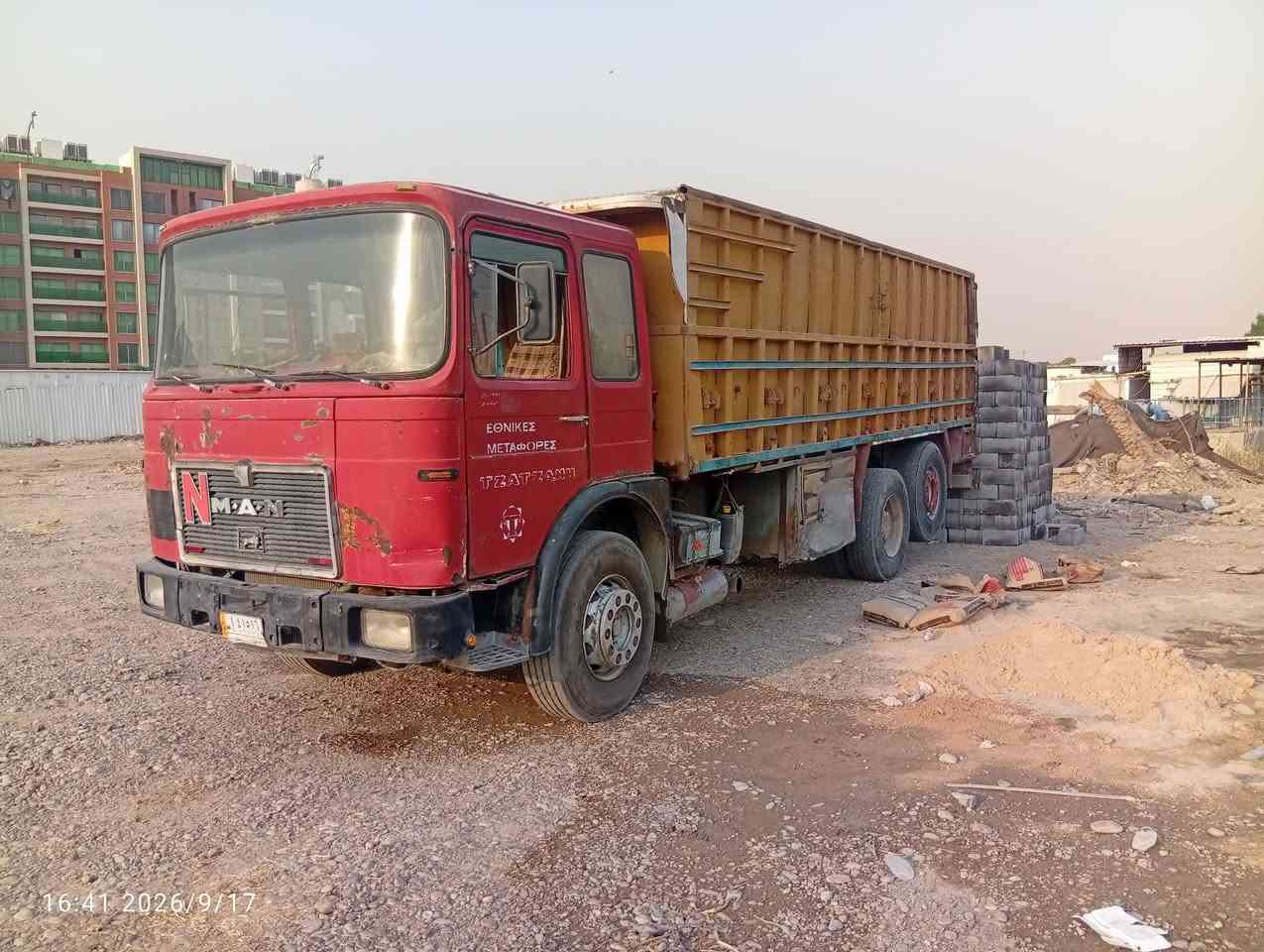 السلام عليكم سياره مان موديل 91 بالسنويه مكينه 25 سوبر جير برميل كبير بديها حداديه ورق ابو الاربعه تانكيها فافون سعرها طولها 7:30 ساره جاهزه من كل شيء تخم تاير جديد ويا الالمانيه سياره المانيه بالعكس شوي قمارتها تعبانه والماكينه تريد ترتيب والبقيه مقفوله من بريك من تاير من هوا من كل شيء السياره كل شيء بيها جديد كل شيء حلوه جاي تشتغل حاليا رقم التليفون ***********//////سعر 75وبيه مجال

نص مكتوب في الصور:
- 16:41 2026/9/17
- 09:17 2026/9/17
- 16:42 2026/9/17
