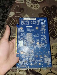 كارت شاه جديد ما مفتوح حتى لزكه مال شركه بعدها اسمه gt 730 2gb كارت يد...