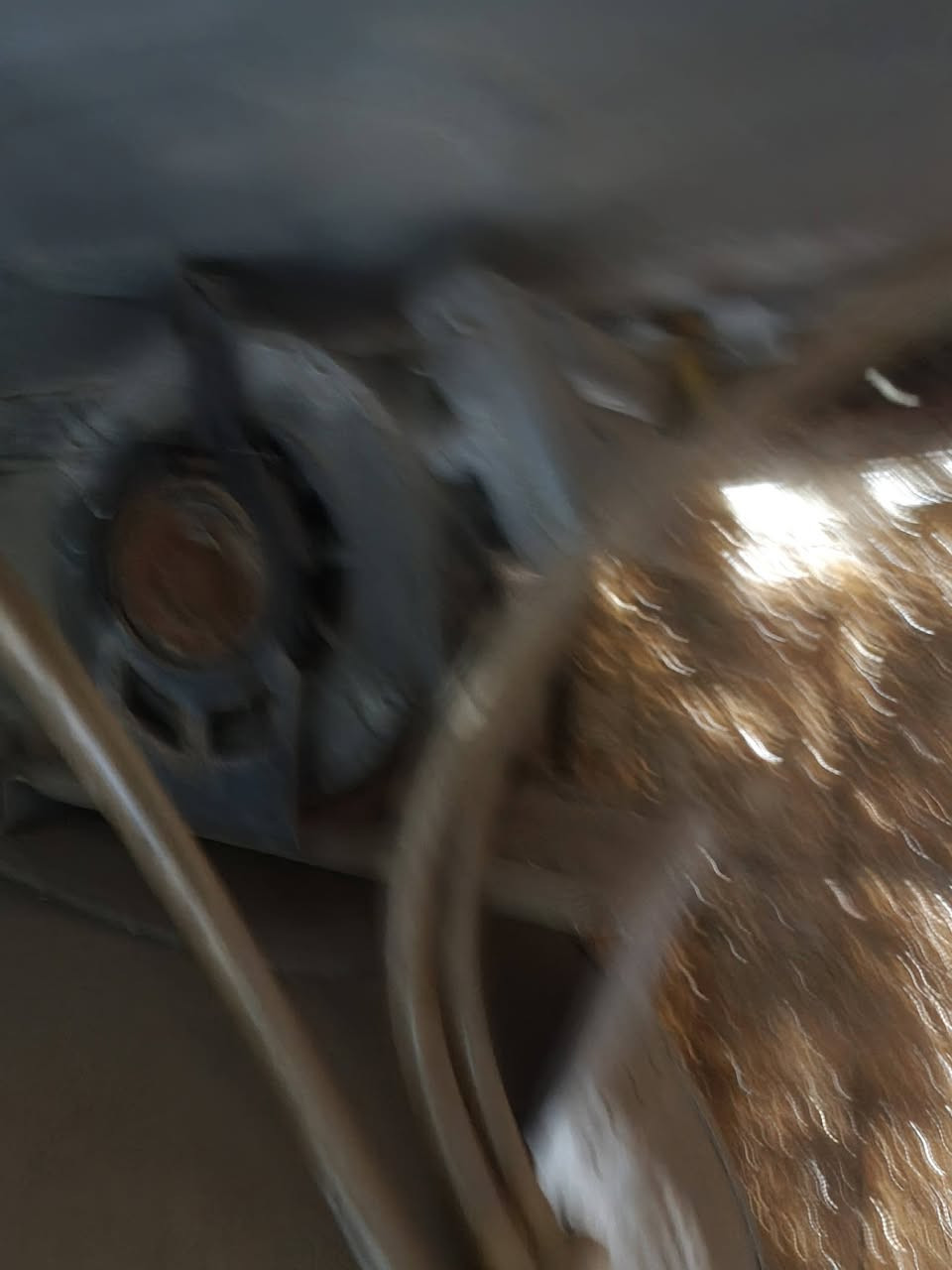مبرده الونا حجم كبير 2 ونص 
شغاله ماطور اصلي سرعتين 
كامله بدون نقص عنوان بغداد الشعب للاتصال او واتساب 
***********
