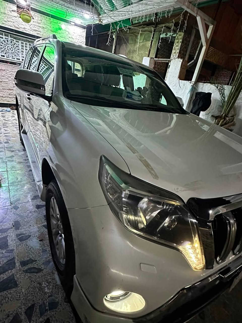 تويوتا برادو 2017 خليجي فول مواصفات بصمة فتحة سقف كشنات جلد تبريد شاشة تلث قطع تبريد سبع اراكب ستة سلندر V6 فور ويل كشنات امامي تحكم كهربائي لايت زنون مري شفط شاشة وكامرة فول تحكمات ستيرن مثبت سرعة سيارة بيت 4اصابع بارد جاملغ الامامي فقط ماشية36الف  كيلو فقط معروضة 375$ورقه للاستفسار الاتصال ***********

