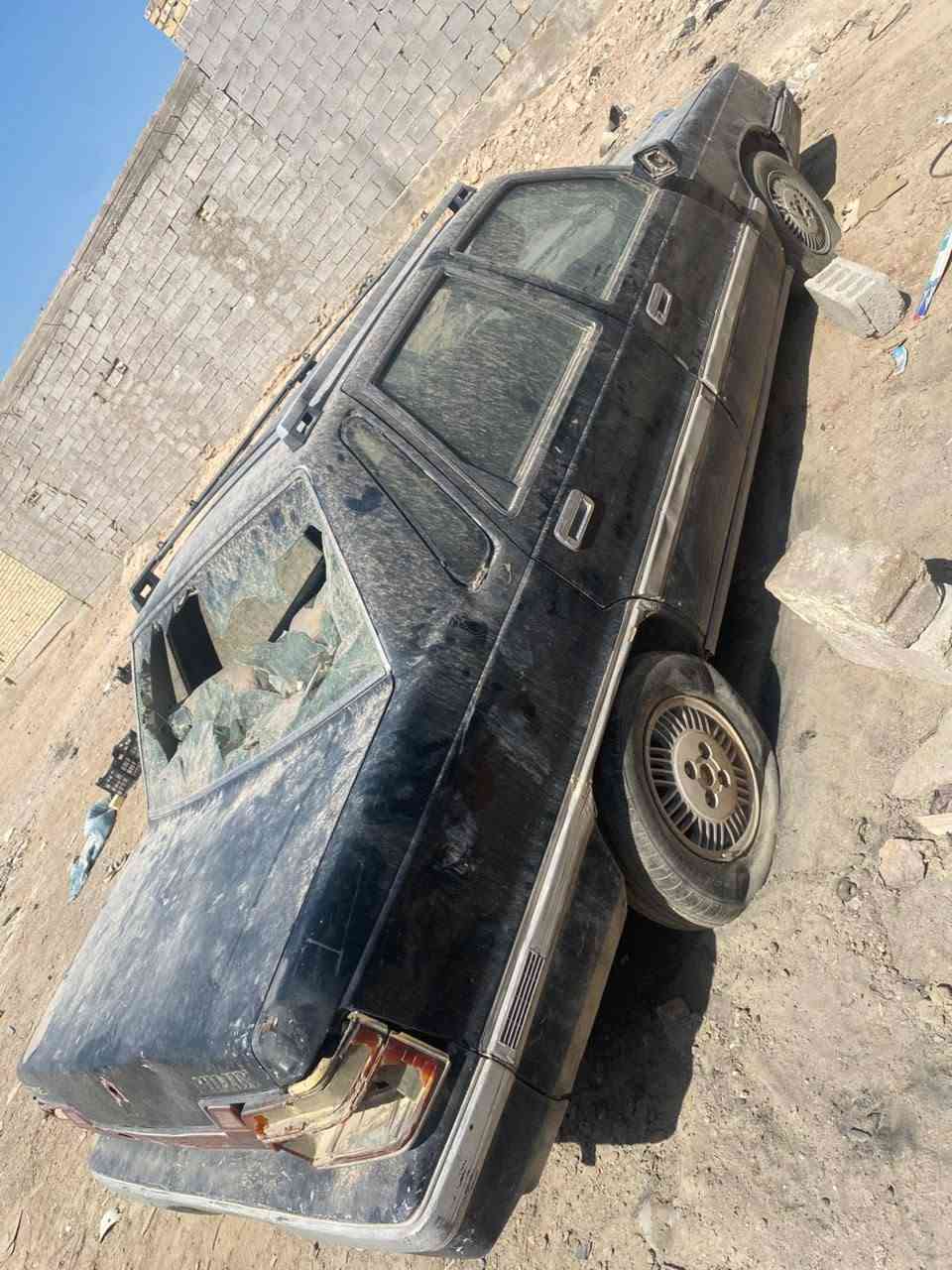سلام عليكم اخوان عندي هاي السياره الهونداي ياباني التفصيخ 
أي واحد يحتاج منها غراض 
داخل حداديه مكينه وكير عادي مواونماتيك 
بيبان
عنواني نجف كوفه شارع المعمل قرب شارع المطار الجديد مقابل اليث للسيراميك 
***********
