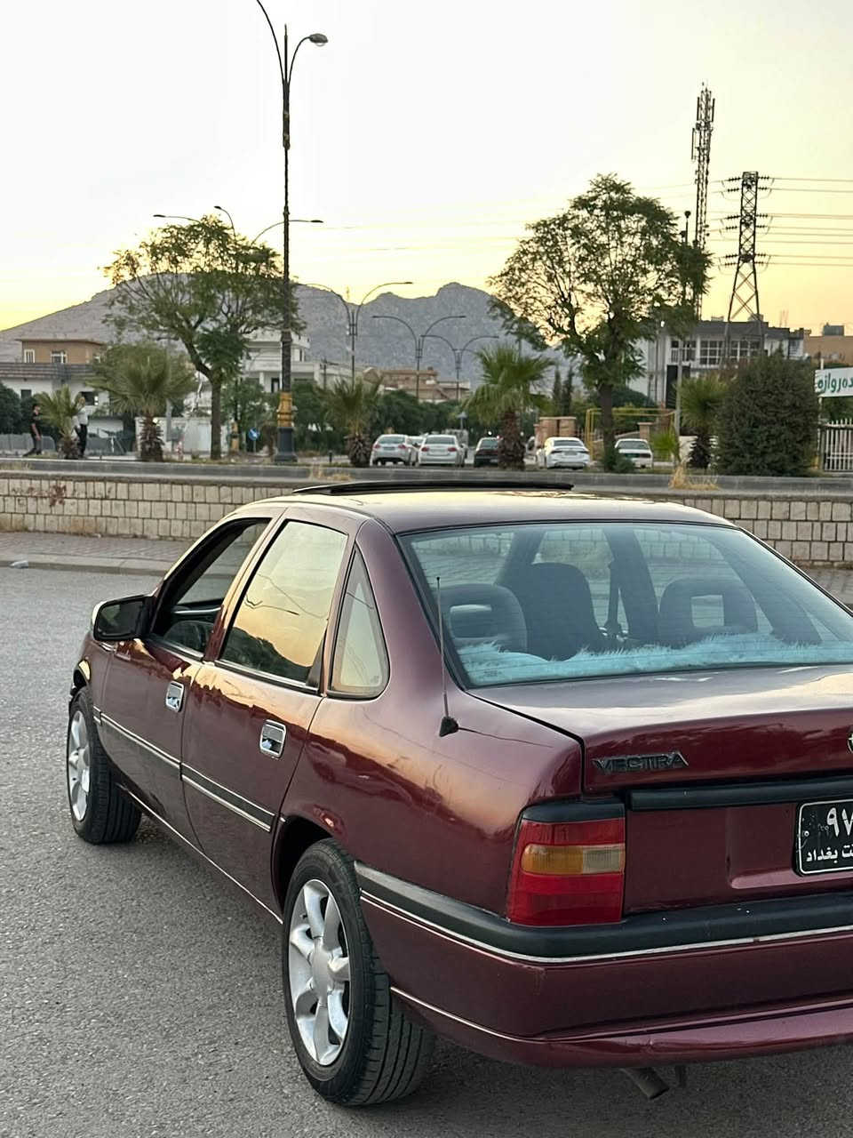 به ناووى خواى كه وره 
ئؤپل  فيكترا  حلووج 
مه كينه 20سه حات نرخ 22كه لا 
به س فرؤشتن سه ودام نيه 
هه موو كياني به شه رت ده حمى نيه 
خايسى نيه تابلى جوانه سه ياره كه 
مؤديلى 93سلايته جام كاره بايه 
جوار تايه ووويلى لؤكى له شيره 
له رانيه م ***********

