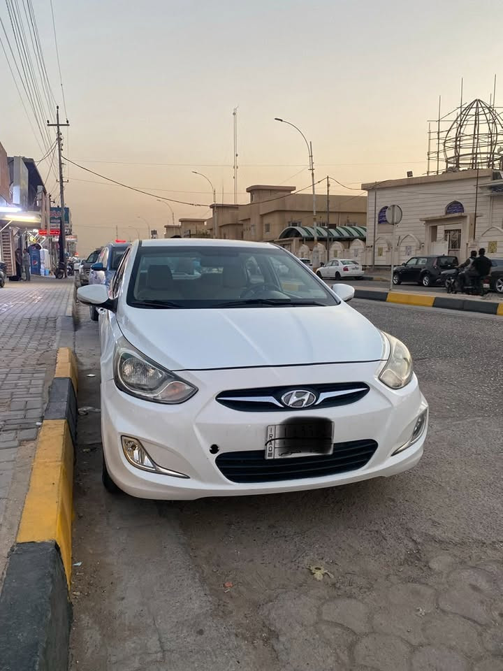 سلام عليكم 
اكسنت شركه عامه محرك ١٦٠٠
موديل ٢٠١٤
ماشيه ٨٦ حقيقي مكفوله بيه مكانات تكحيل كارت مال شخوط سويج 

مواصفات اشارة بامري حساس تحكمات بلاجكتور جاهزه تخم تاير جديد حداديه جديده مابيه اي نقص مكانه كربلاء 
سعر ٩٢ وبيه مجال للشراي 
***********
