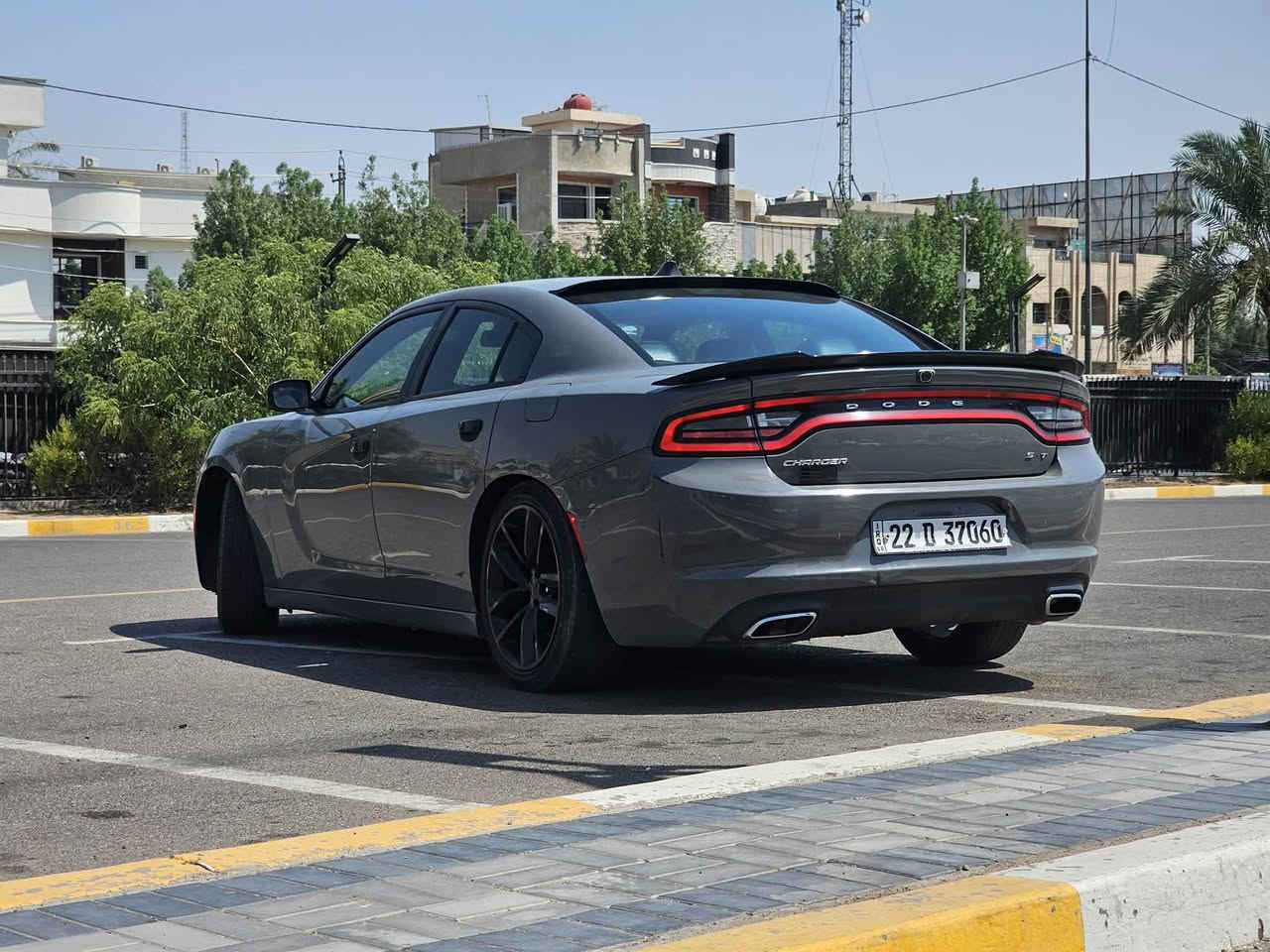 تحيه طيبه  🩶
جارجر. موديل.  17. 

فول موصفات واحد على. واحد 

فتحه

بصمه 

جلد

أربيل.بدون صبغ 

بيه بارد  بل جاملغ الخلفي 

وجاملغ. الأمامي جهة سايق مبدل نفس ألون 

مكاني. بغداد. سياره جديده 

مكلف بلنشر. اتصال. فقط 

السعر. 185  وبيع مجال بصيط

***********.
