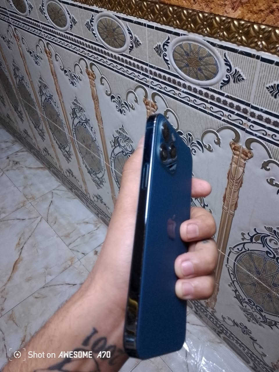 ايفون ١٢ برو ماكس • ٢٥٦ • يحتاج شاشة