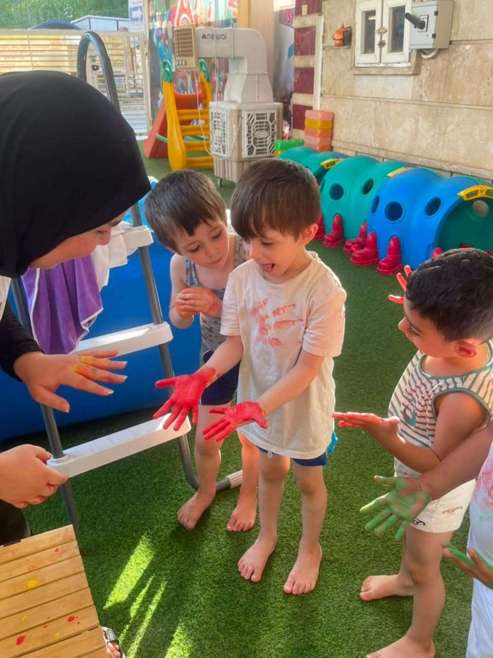 مايميز روضتنا أننا نحاول أن نصنع أجمل ذكريات أطفالنا🪻✨
جانب من صور اطفالنا في الفترة المسائية أثناء فقري بصمات الايادي الملونة والسباحة🌷🌷

🤩يتوفر نظام تسجيل حسب عدد ايام الدوام ⭐️

🚌تتوفر خطوط نقل للمناطق المجاوره 

📍 فرعنا الأول : بغداد – العامرية – نهاية شارع الملجأ – قرب المجلس البلدي

📞 للتواصل والاستفسار: ***********

📍 الفرع الثاني :حي الجهاد - سريع حي العامل - قرب مسبح الرافدين

📞 للاستفسار والتواصل: ***********

📌 تابعونا لتكونوا جزءًا من رحلتنا التربوية، ولتتعرفوا على رؤيتنا ورسالتنا وأهدافنا التي نطمح لتحقيقها معكم.

خطوة طفلك الأولى تبدأ من حلمه الأول 🌱

#روضة_الحلم_الأول #الحلم_الأول #حي_الجهاد

#العامرية
