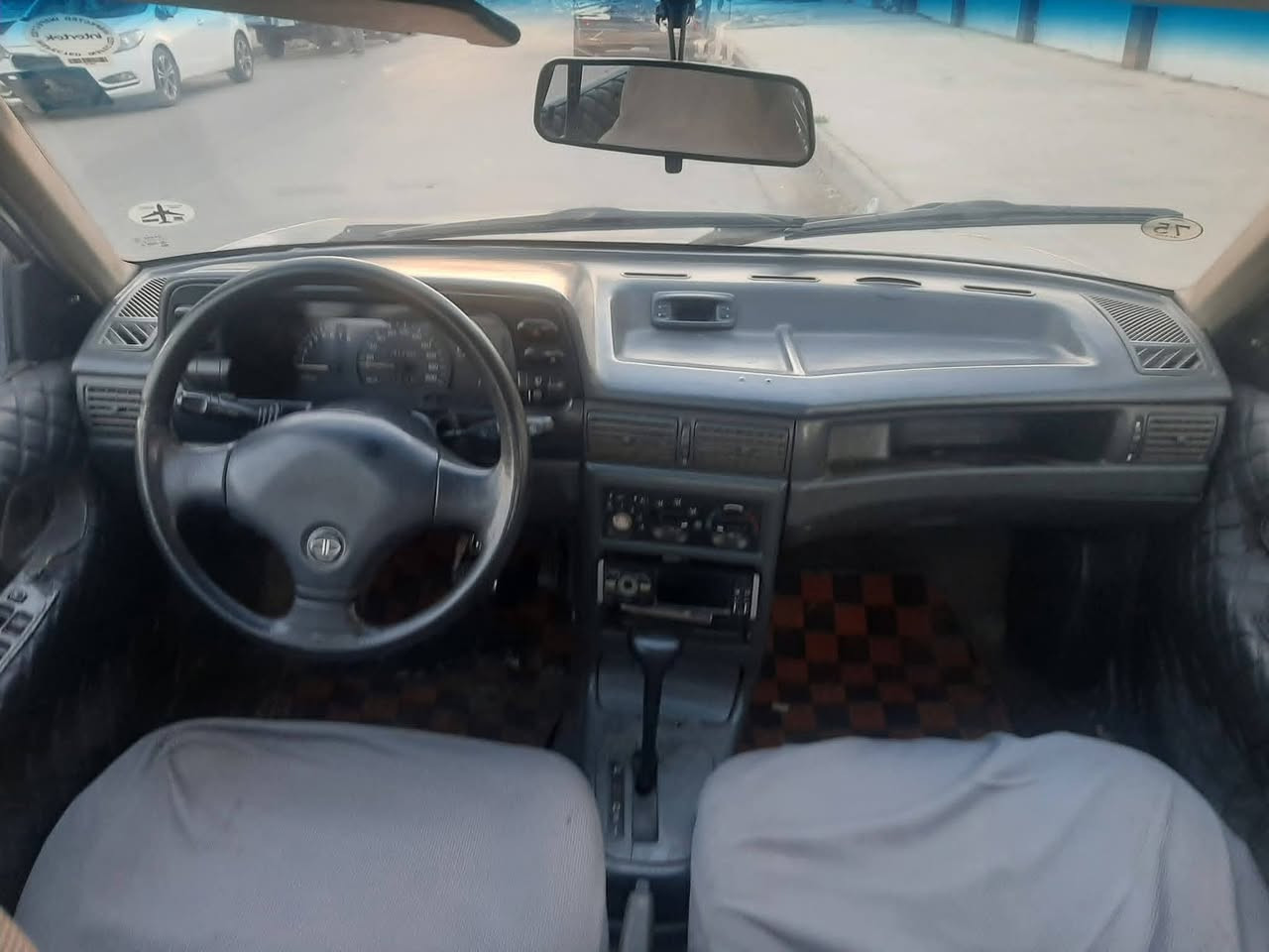 دايو سلو كوري موديل ٩٤ محرك  وكير ( اوتوماتيك ) محرك وكير اوبل اصلي منظومة (تبريد) كامل ستيرن بور جامات كهرب وايرمنية شغالة (كابون بانزين) رقم نينوى انكليزي تحويل بشرط سيارة جاهزة وتراي رقم واحد 
السعر....27.... بيها مجال قليل ***********
