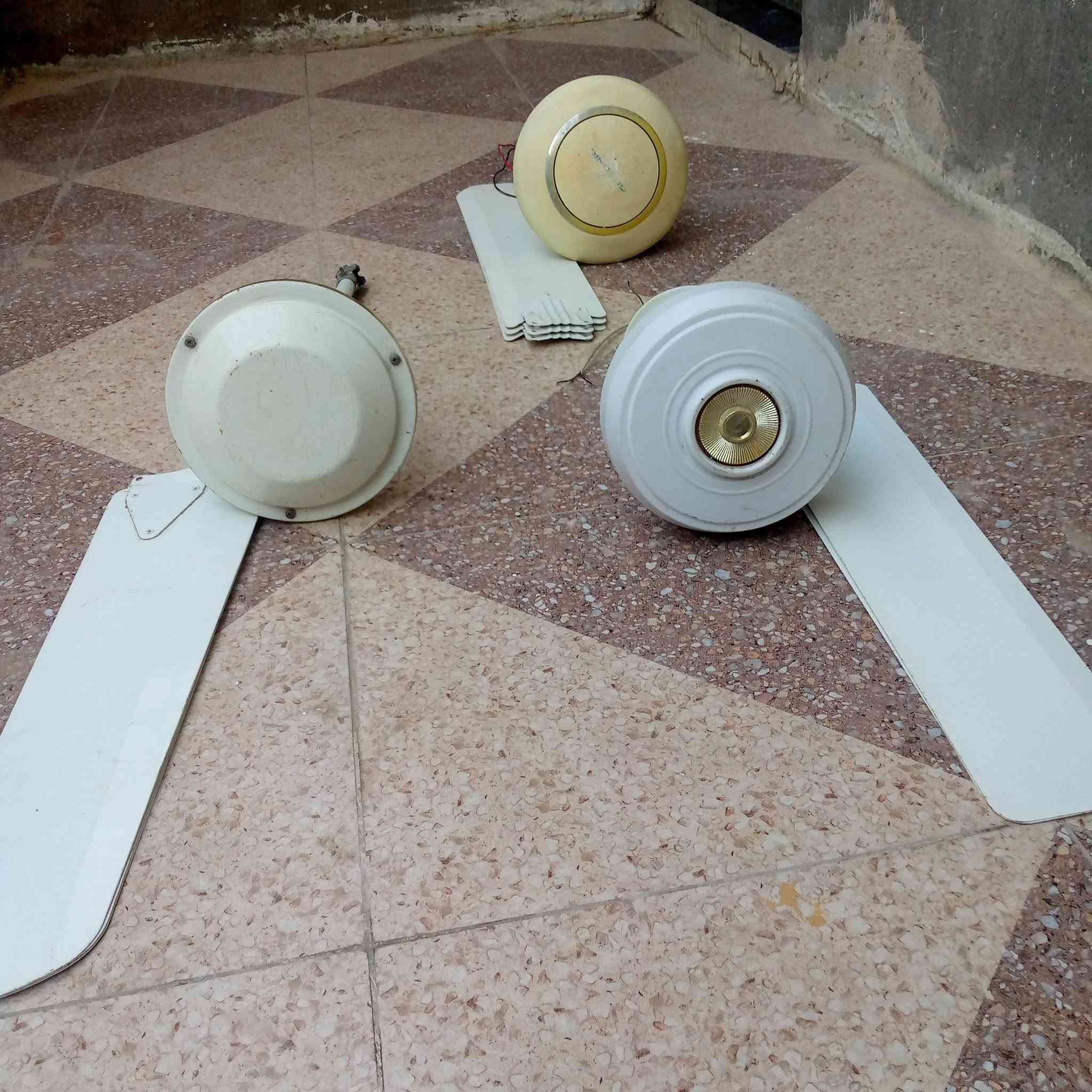 السلام عليكم بنكات مستعملات 3 السعر البنكه ب20 المكان الطهمازيه شارع النجف ***********
