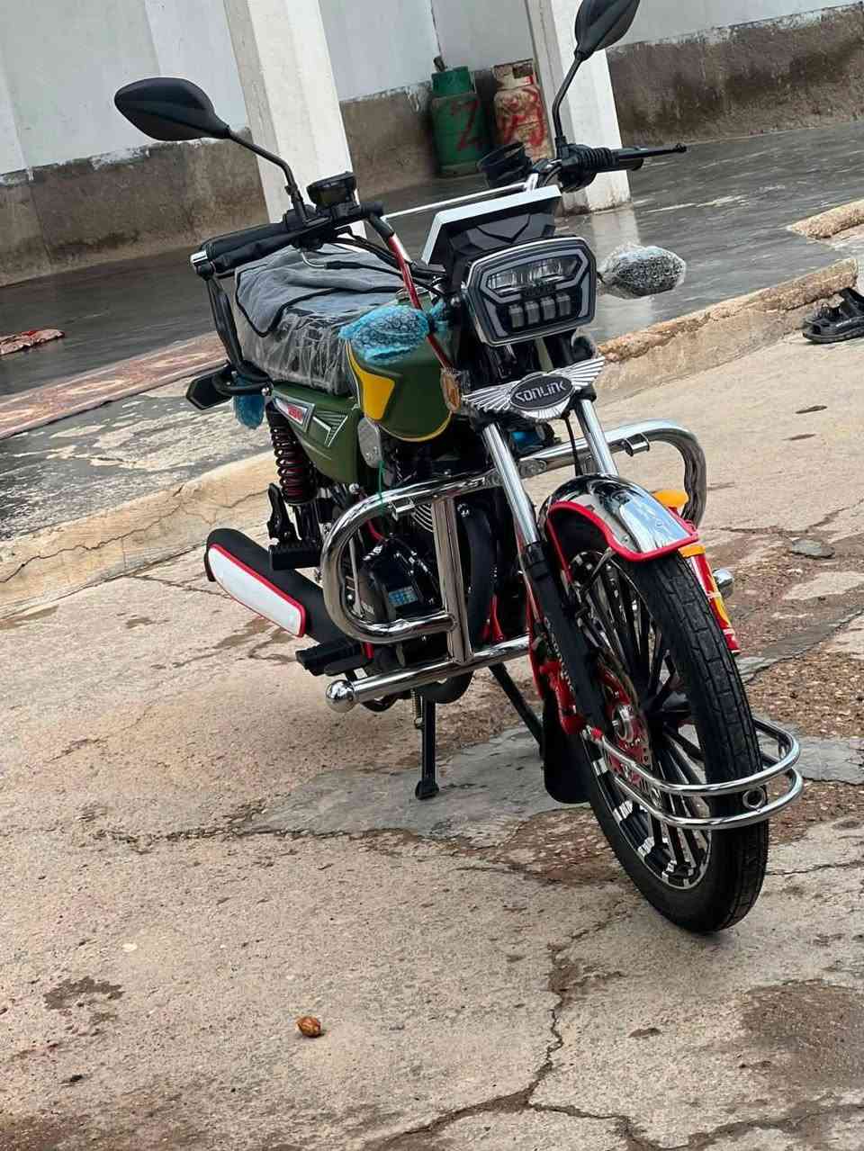 سولنك • ٢٠٠ • ١٣٠٠
