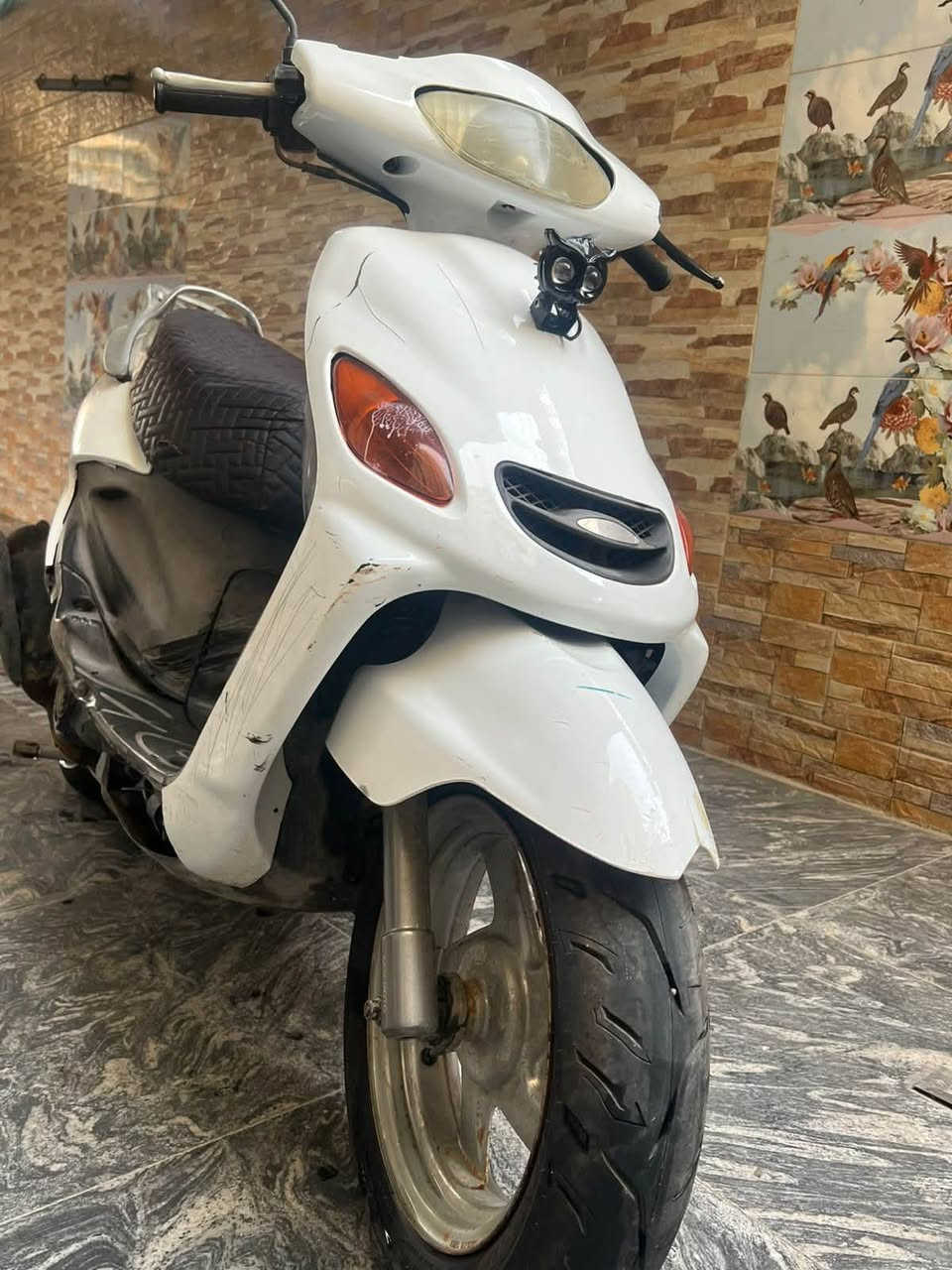 سلام عليكم دراجه البيع الكزز نضيفه
دراجه كلشي بيه يشتغل كلشي ما يرادله 
سعر كلش مناسب 400 وبيه مجال 

‭***********‬
البصره
