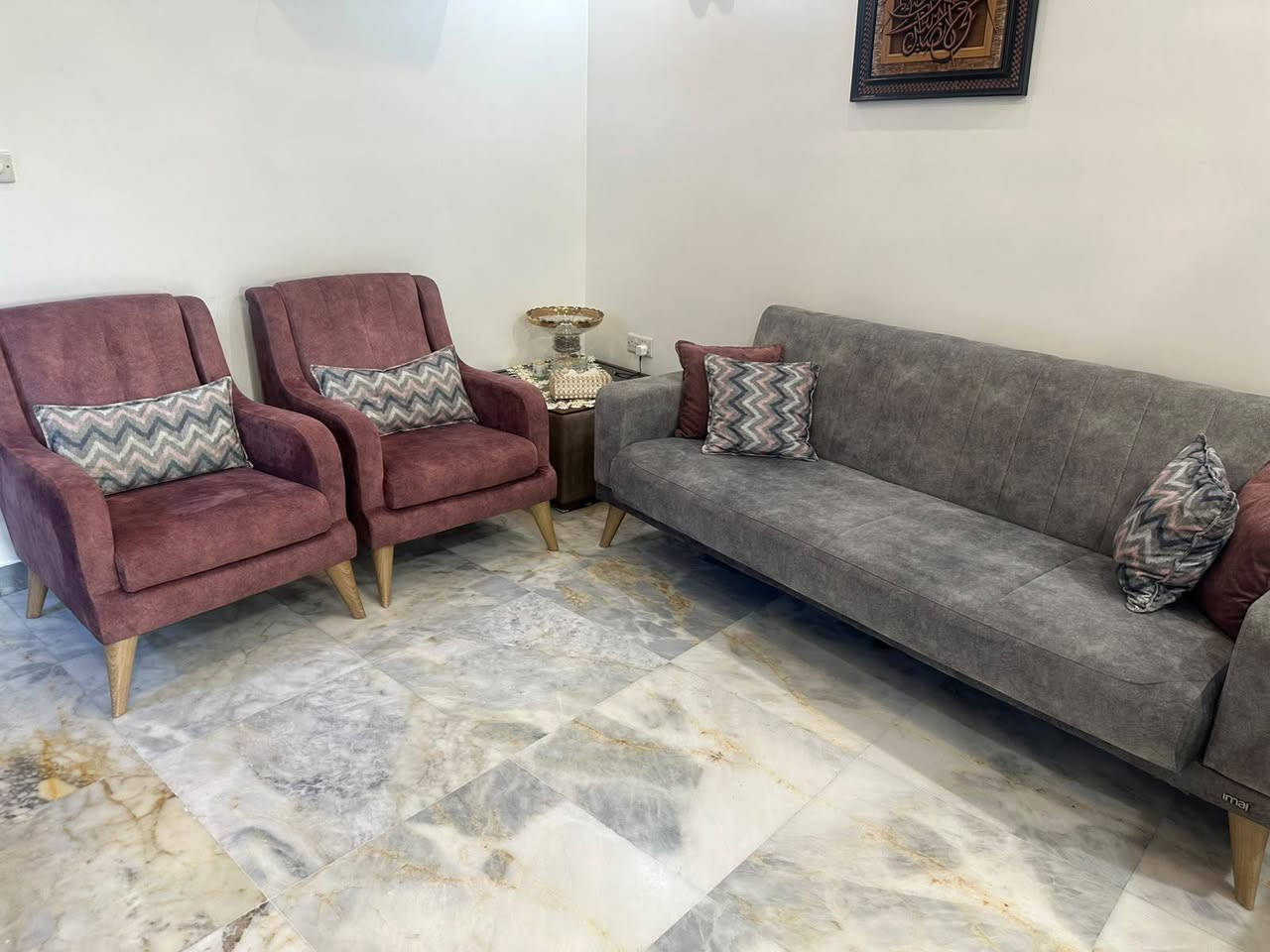 نص تخم للبيع جديد مابيه اي ضرر
من هوم سنتر 
والزاويه هديه وياه 
المكان/بغداد المنصور دور السود مقابل طبق المندي 
الرقم ***********
